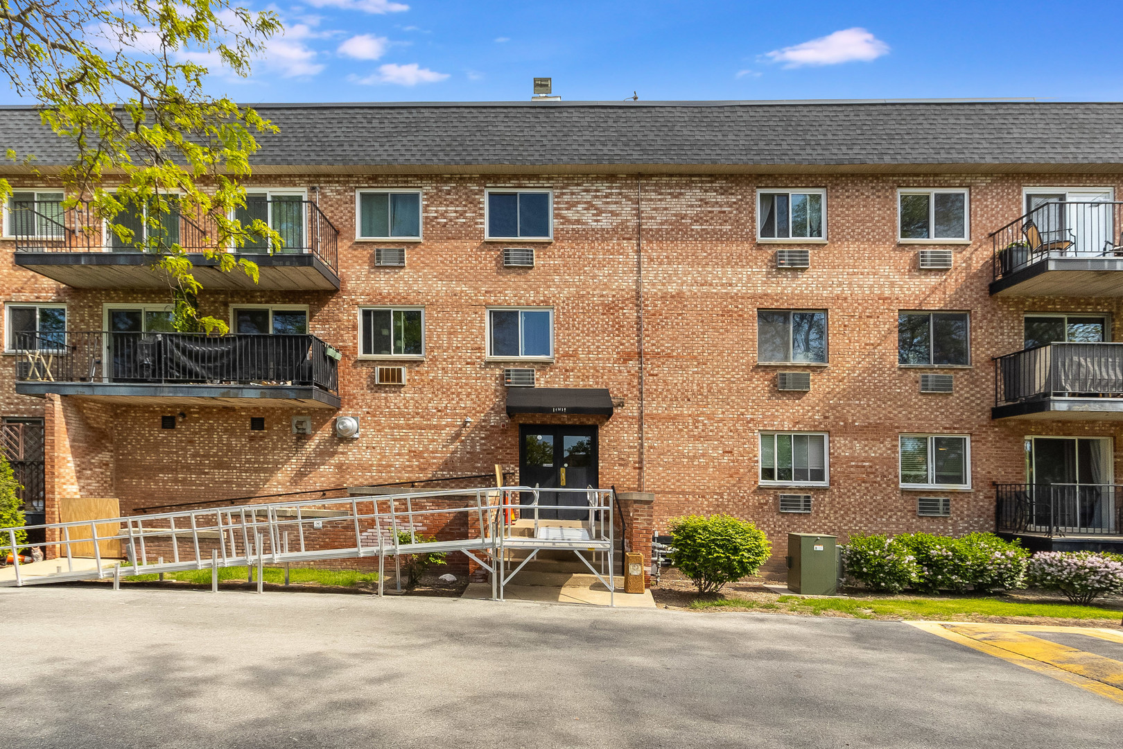 1001 N Mill Street #103, Naperville, IL 60563