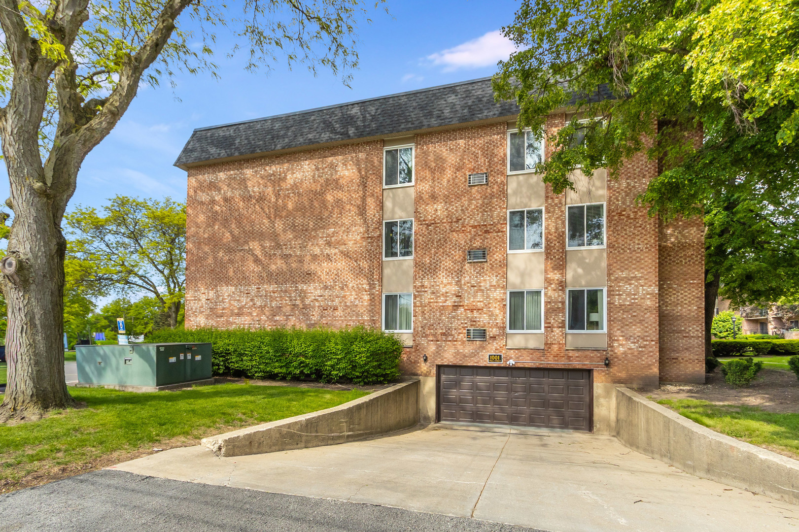 1001 N Mill Street #103, Naperville, IL 60563