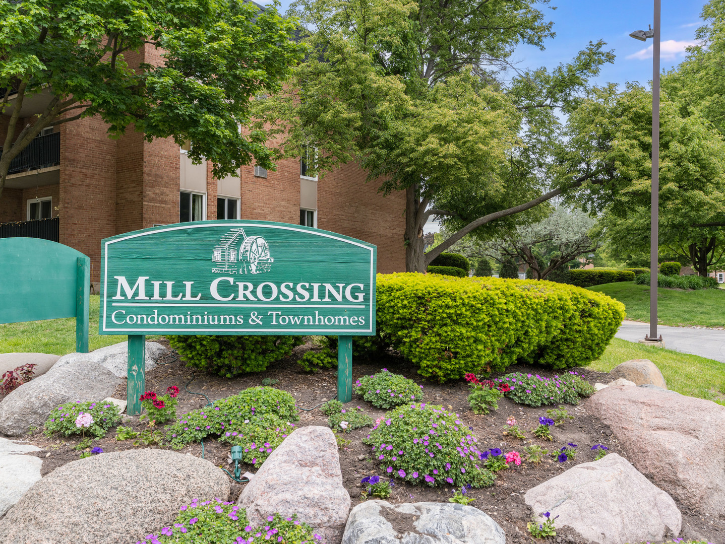 1001 N Mill Street #103, Naperville, IL 60563