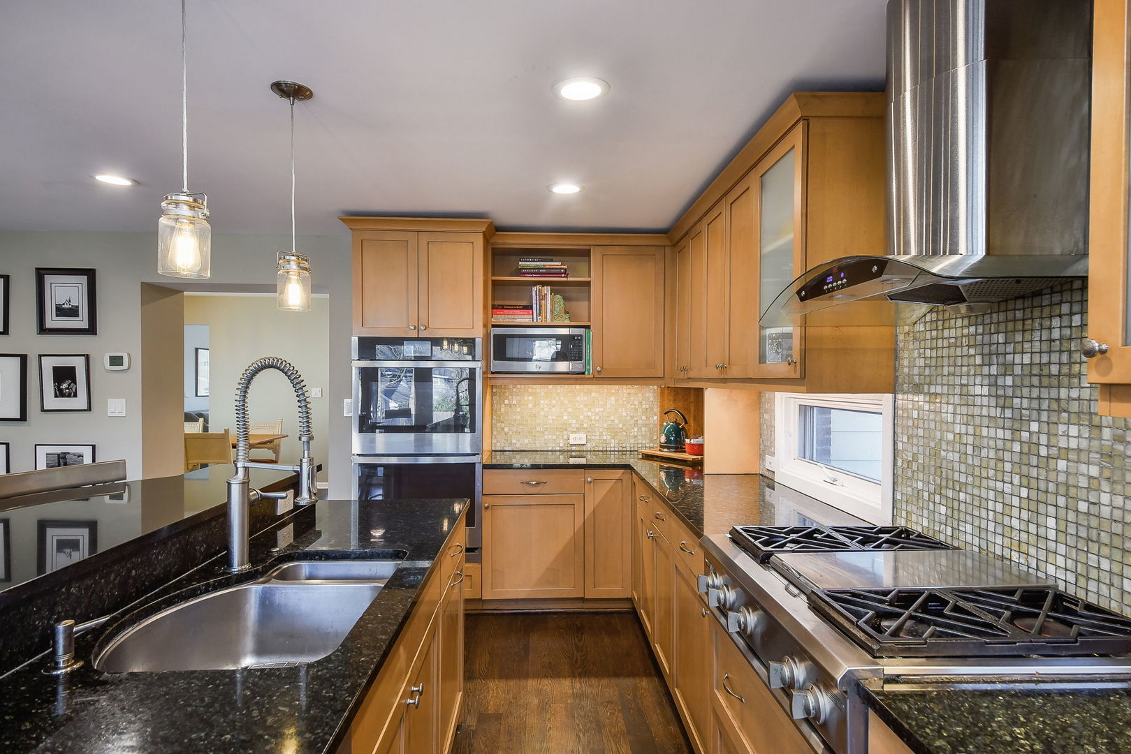 541 Park Row, Glen Ellyn, IL 60137