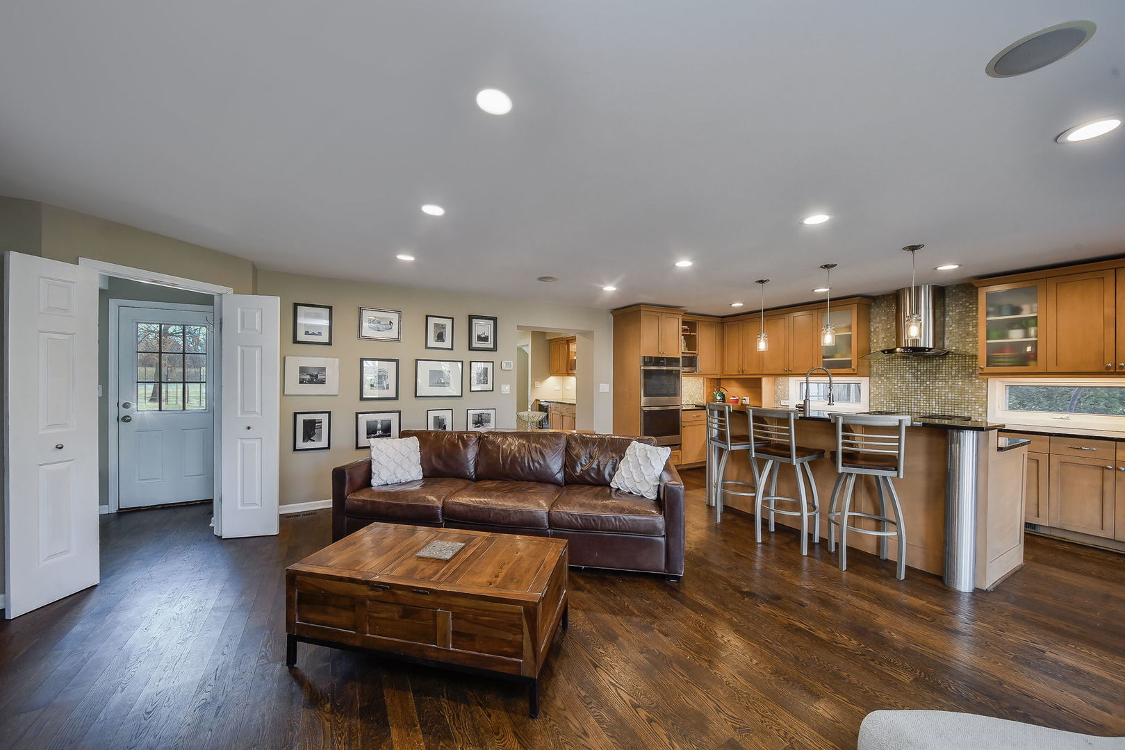 541 Park Row, Glen Ellyn, IL 60137