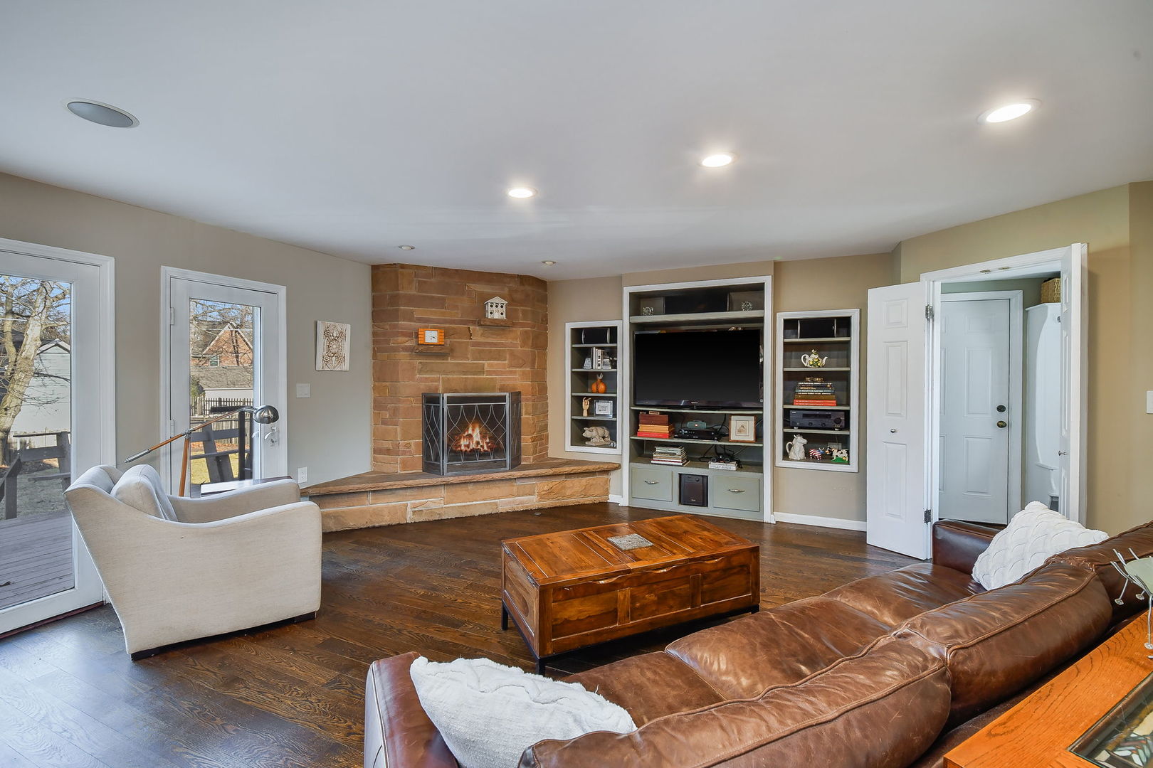 541 Park Row, Glen Ellyn, IL 60137