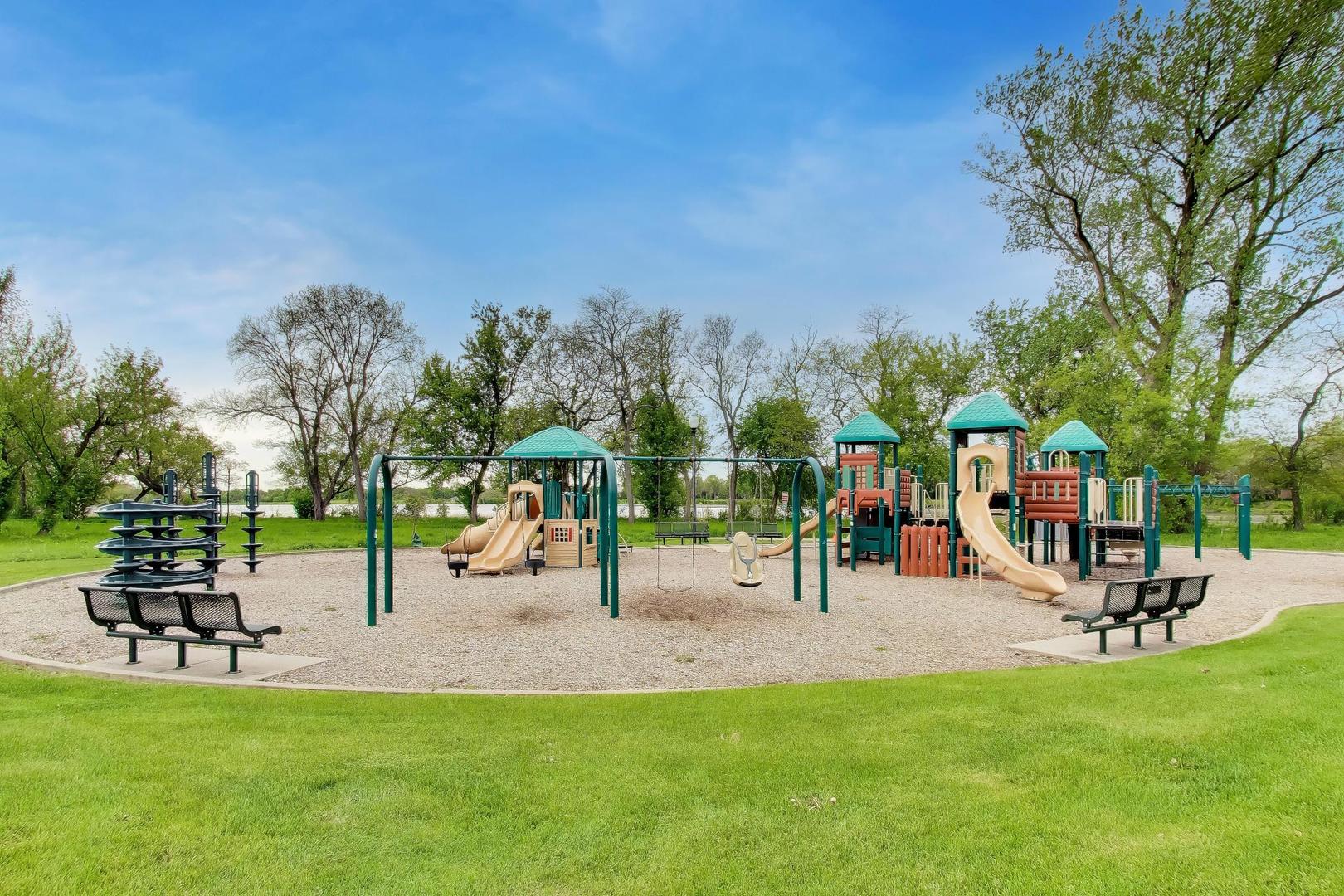 213 Justins Court, Vernon Hills, IL 60061
