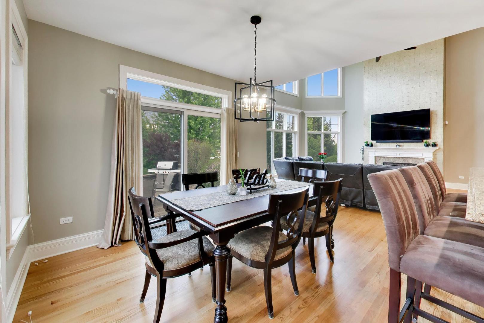213 Justins Court, Vernon Hills, IL 60061