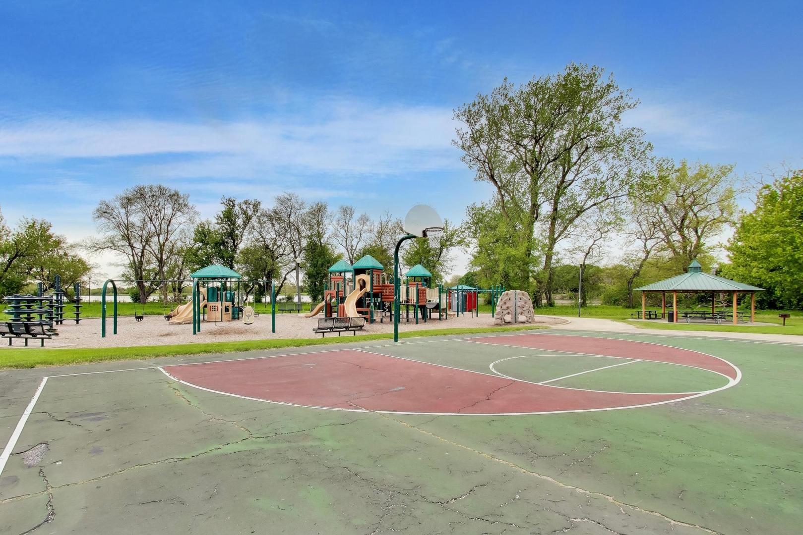 213 Justins Court, Vernon Hills, IL 60061