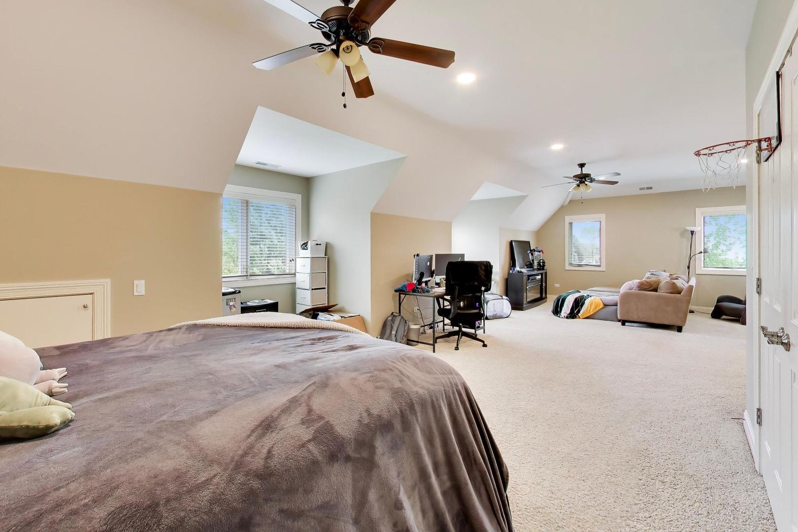 213 Justins Court, Vernon Hills, IL 60061
