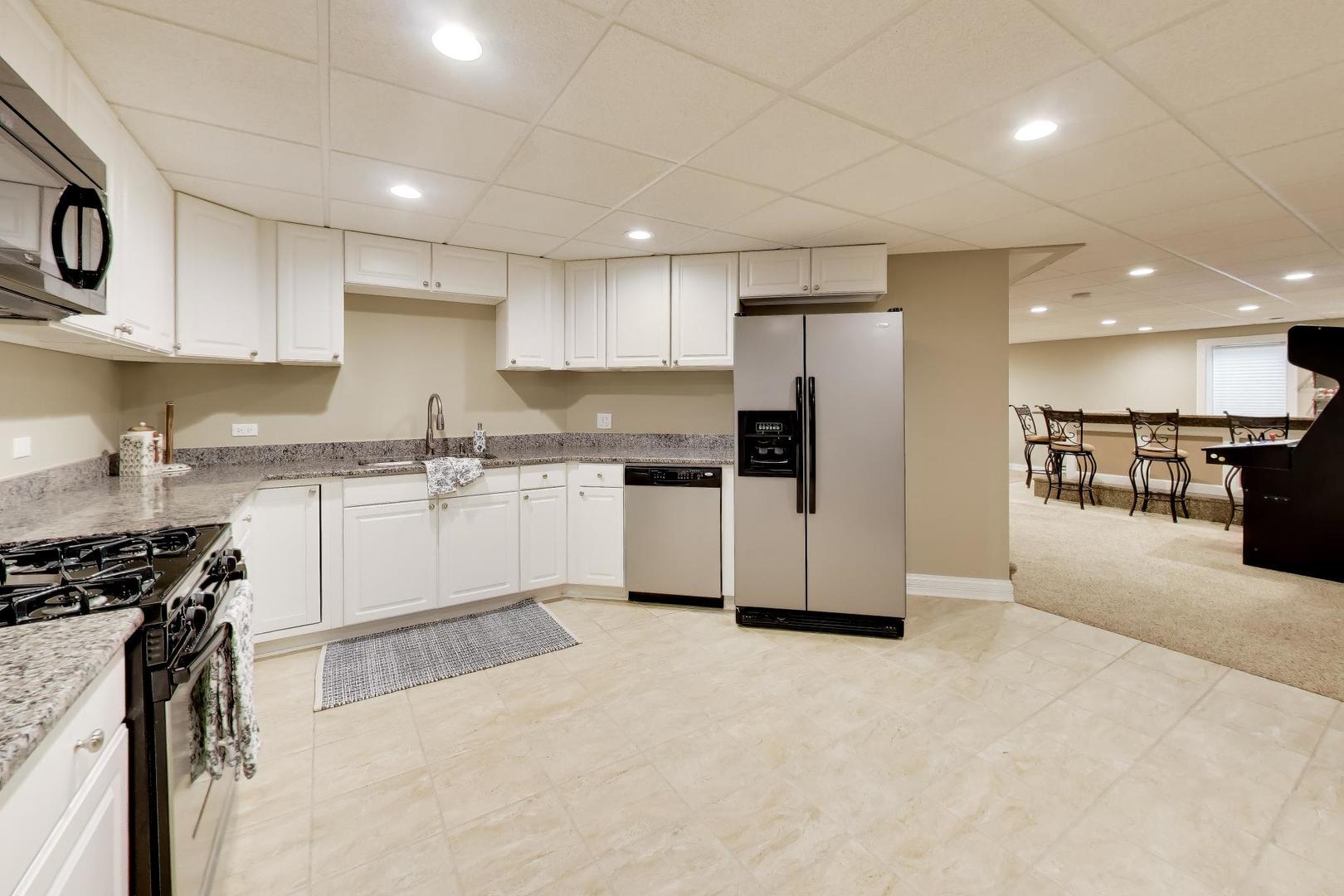 213 Justins Court, Vernon Hills, IL 60061