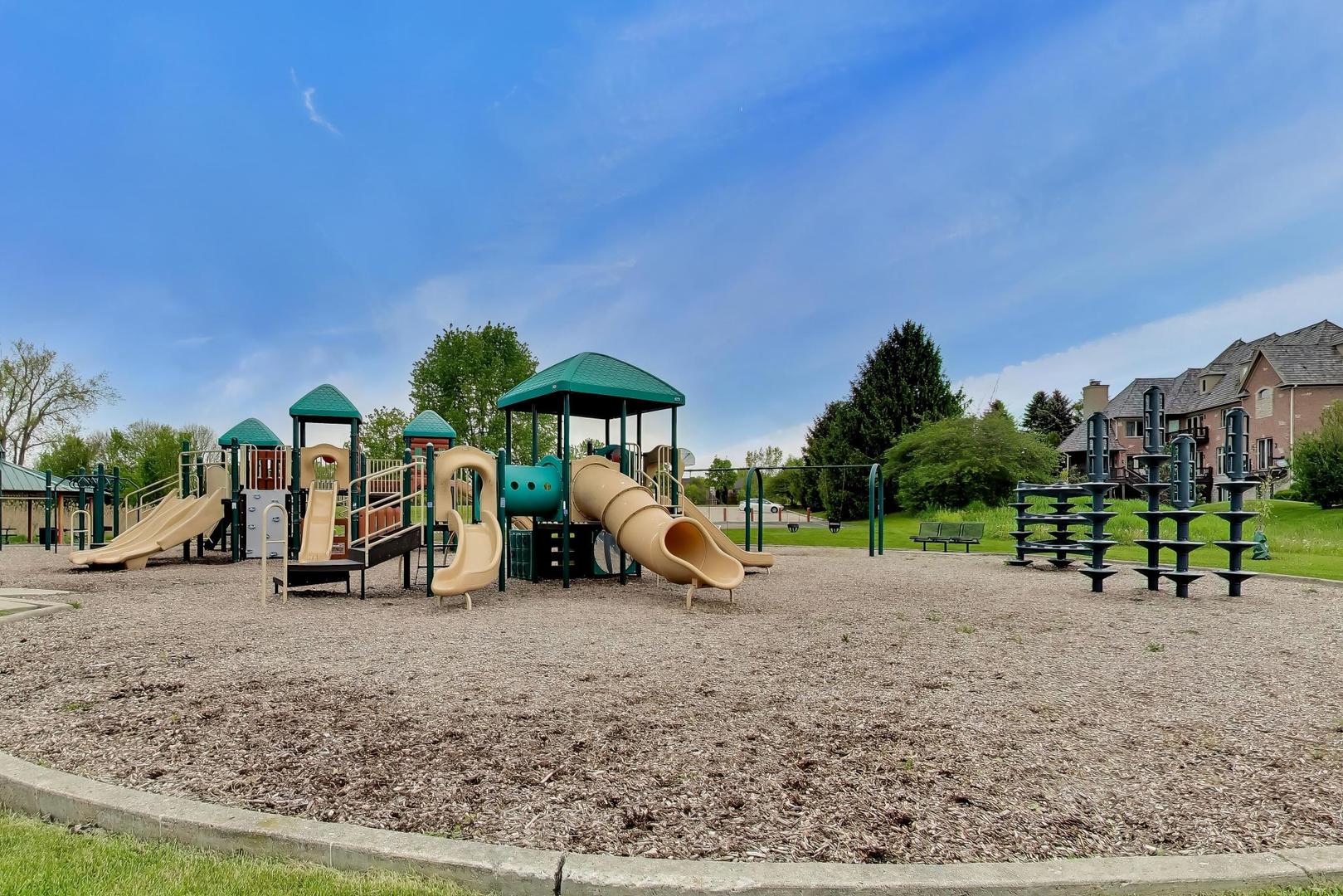 213 Justins Court, Vernon Hills, IL 60061