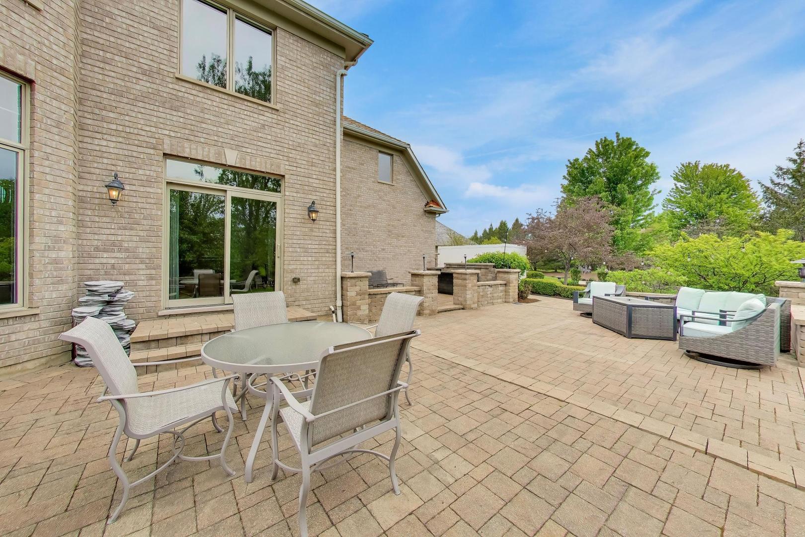 213 Justins Court, Vernon Hills, IL 60061