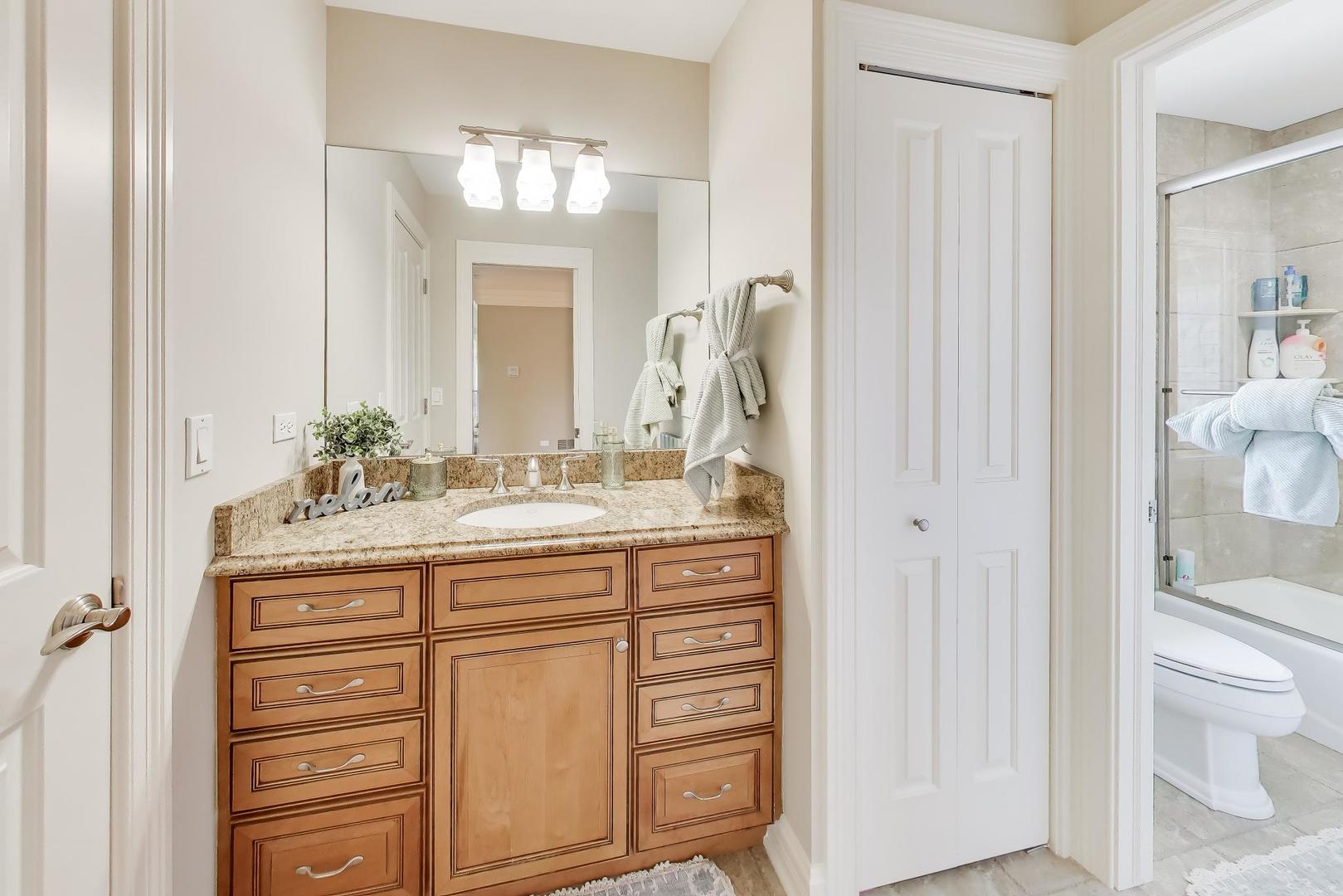 213 Justins Court, Vernon Hills, IL 60061