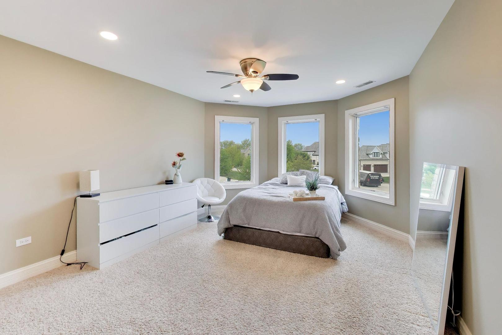 213 Justins Court, Vernon Hills, IL 60061