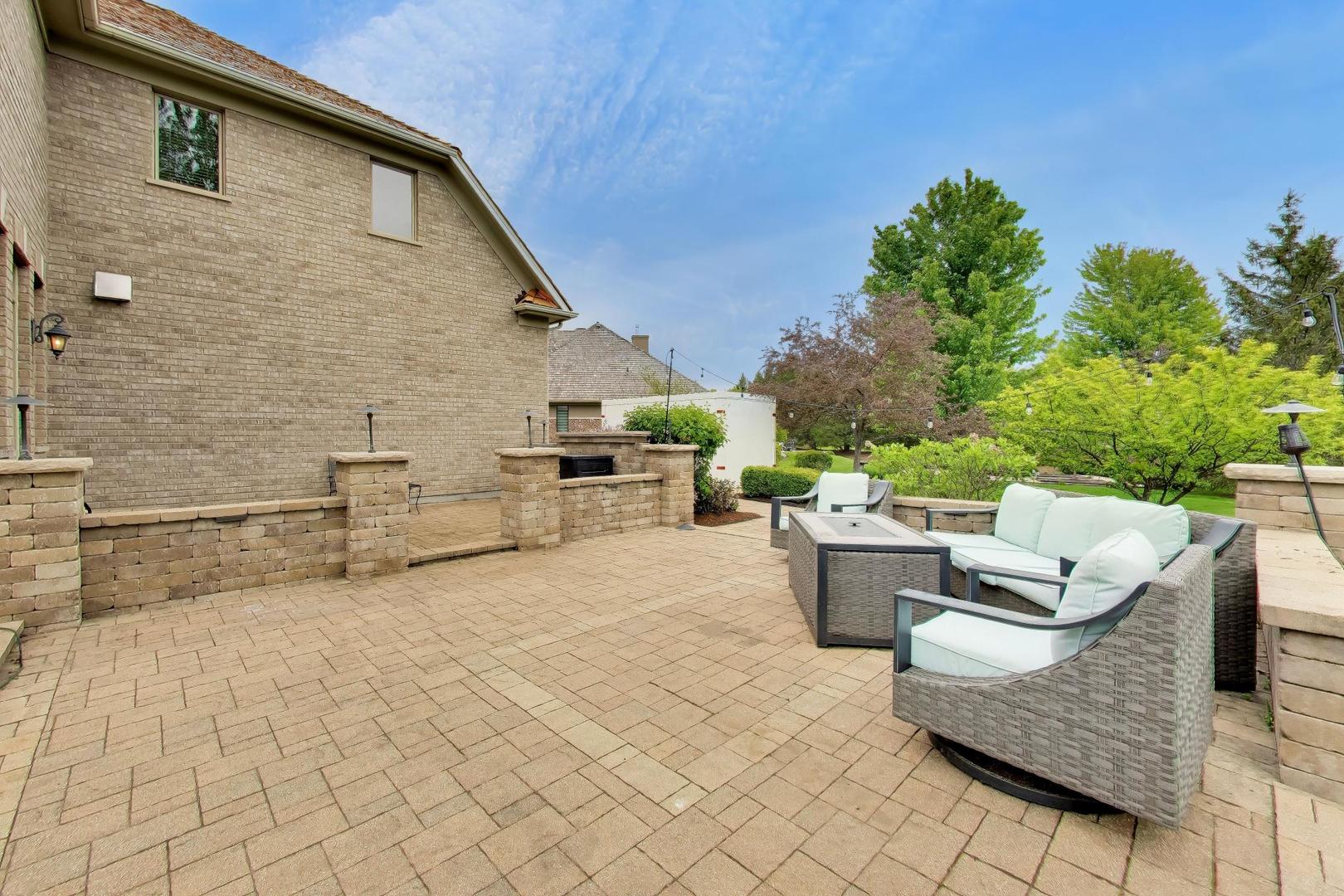 213 Justins Court, Vernon Hills, IL 60061