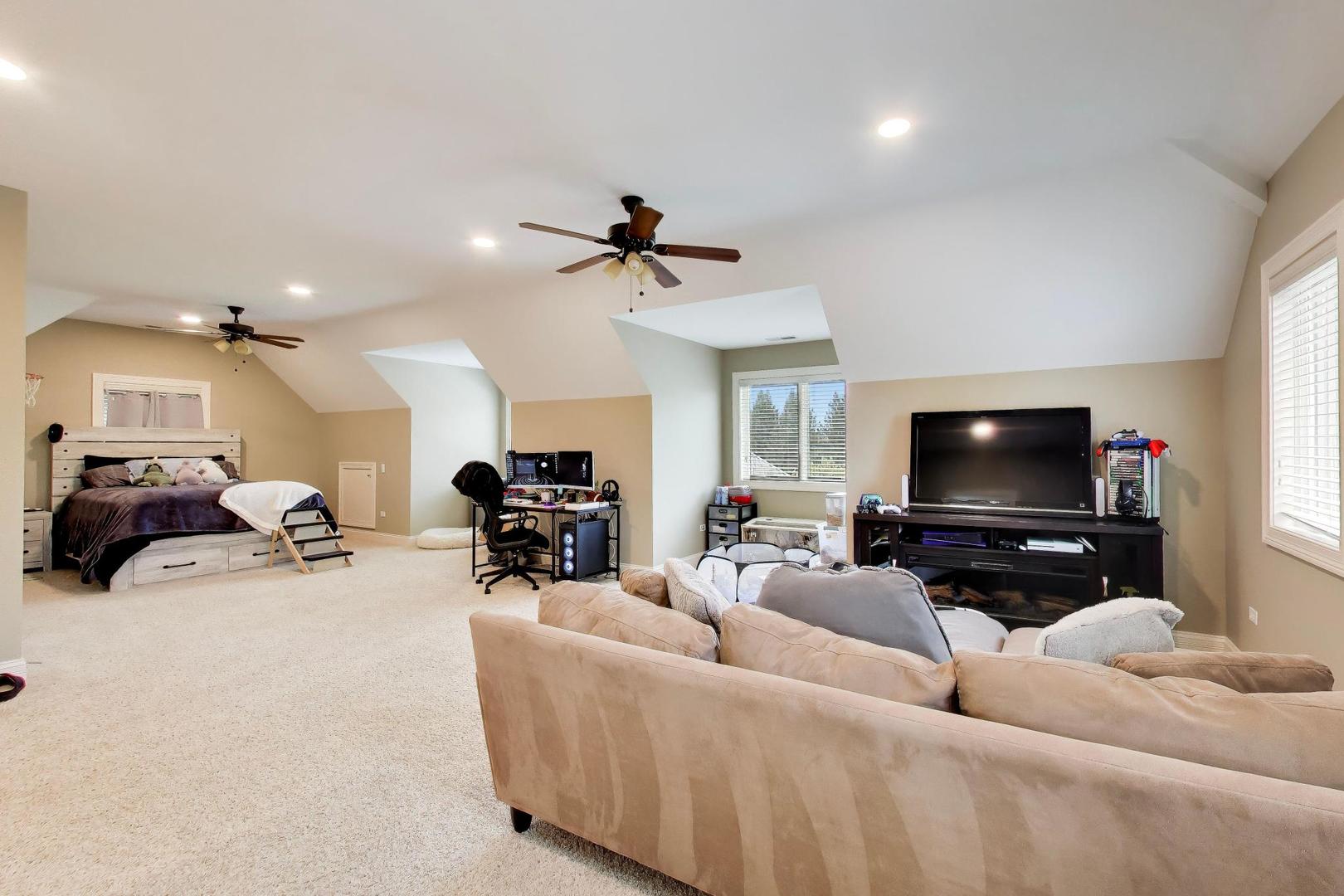 213 Justins Court, Vernon Hills, IL 60061