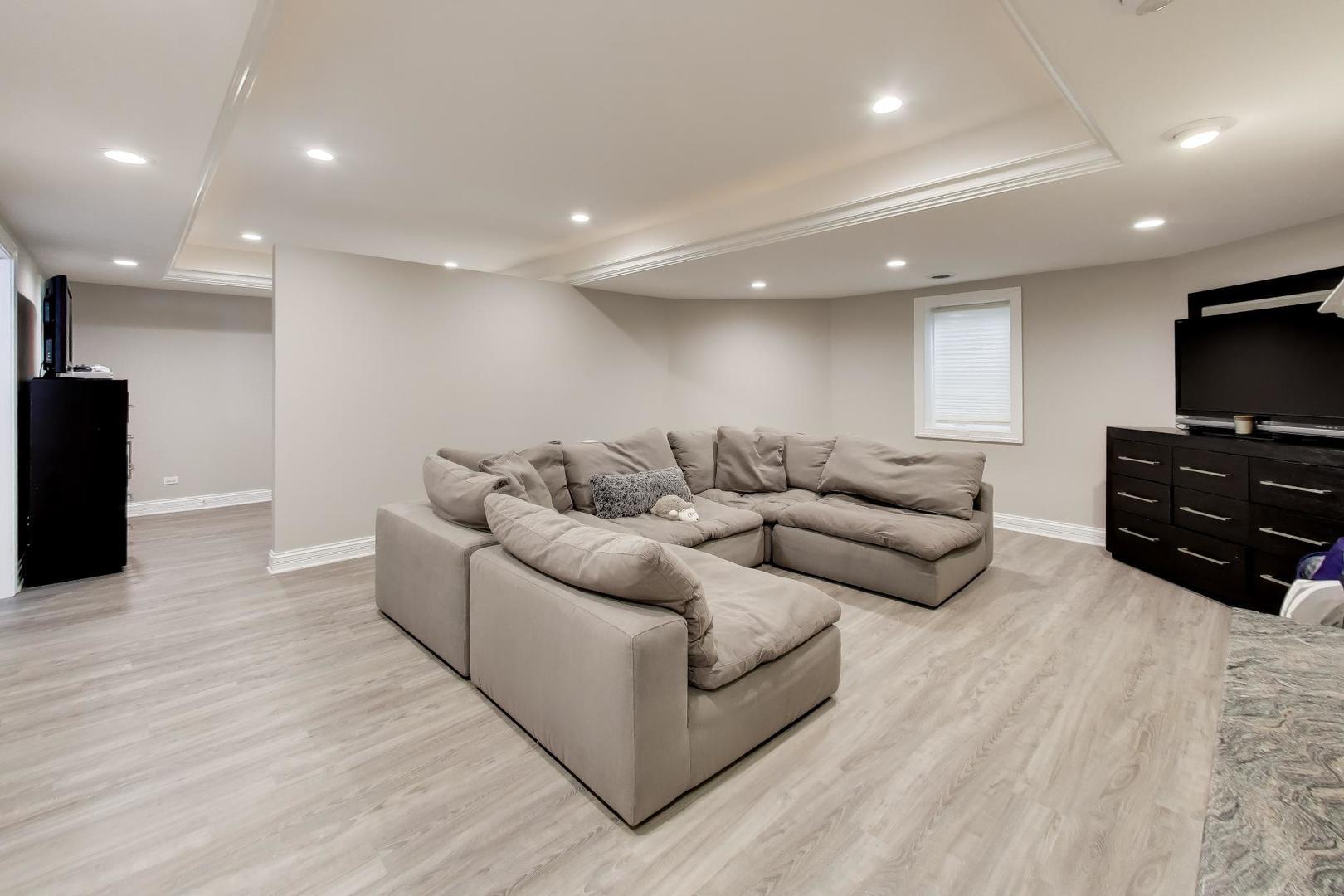 213 Justins Court, Vernon Hills, IL 60061