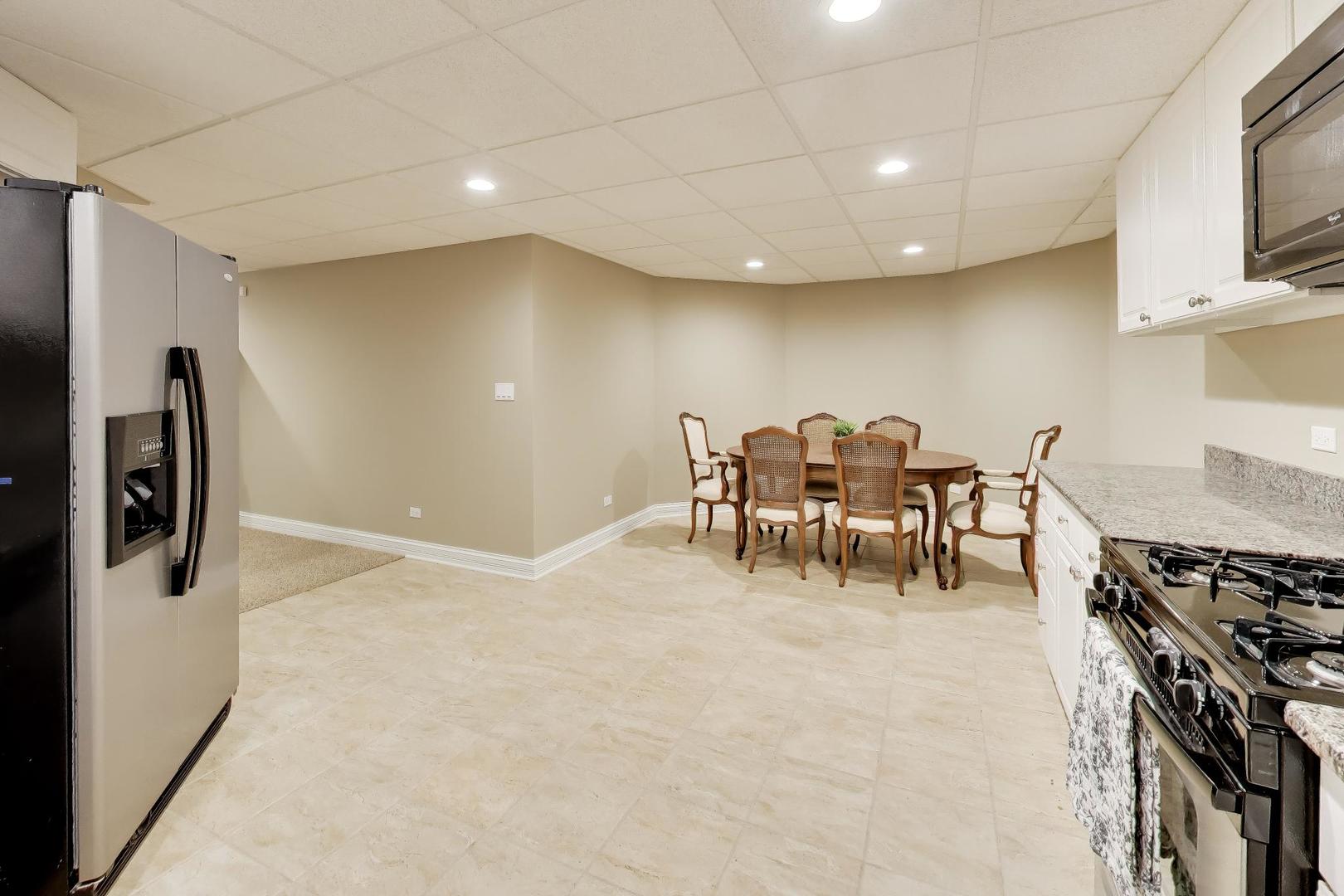213 Justins Court, Vernon Hills, IL 60061