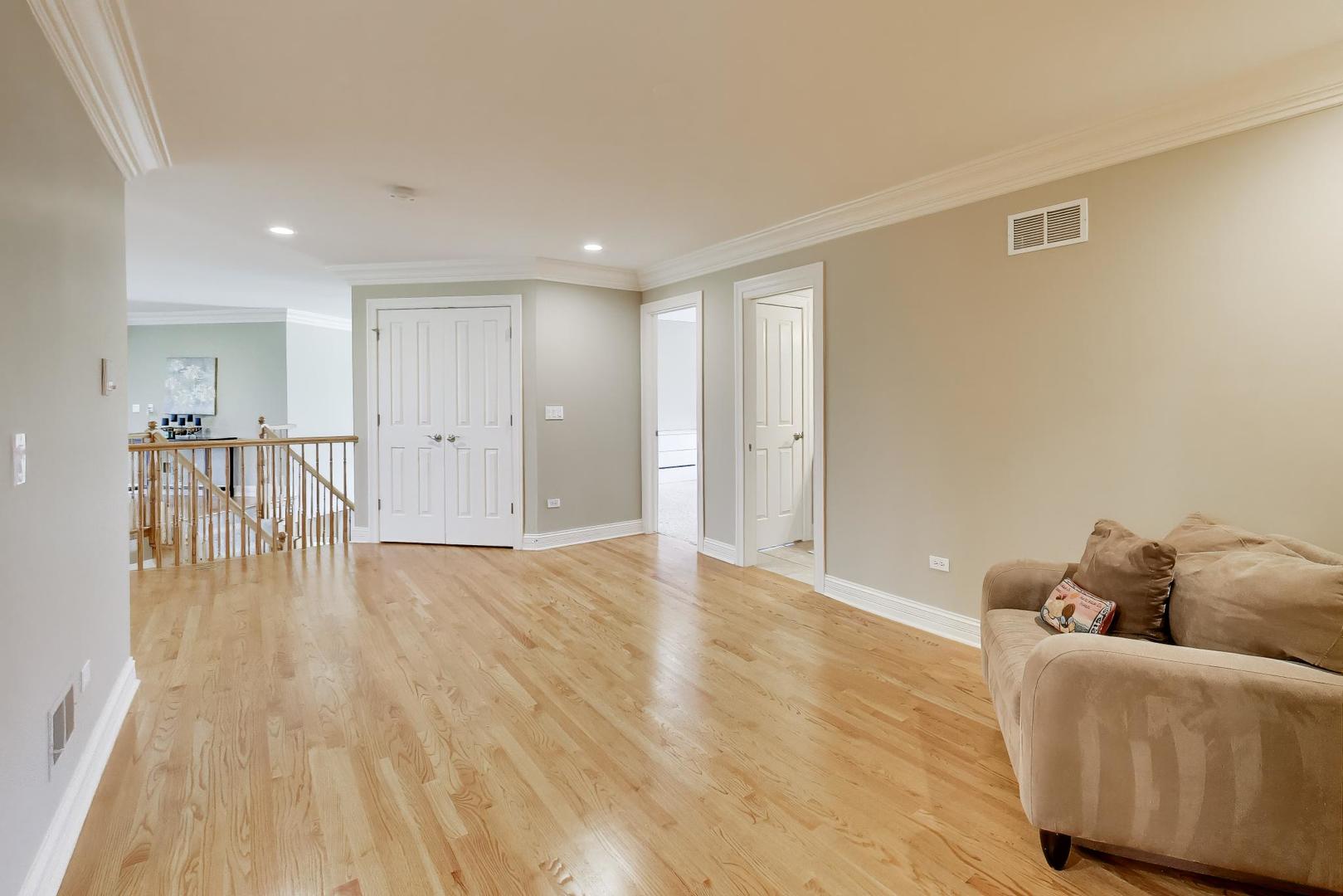 213 Justins Court, Vernon Hills, IL 60061