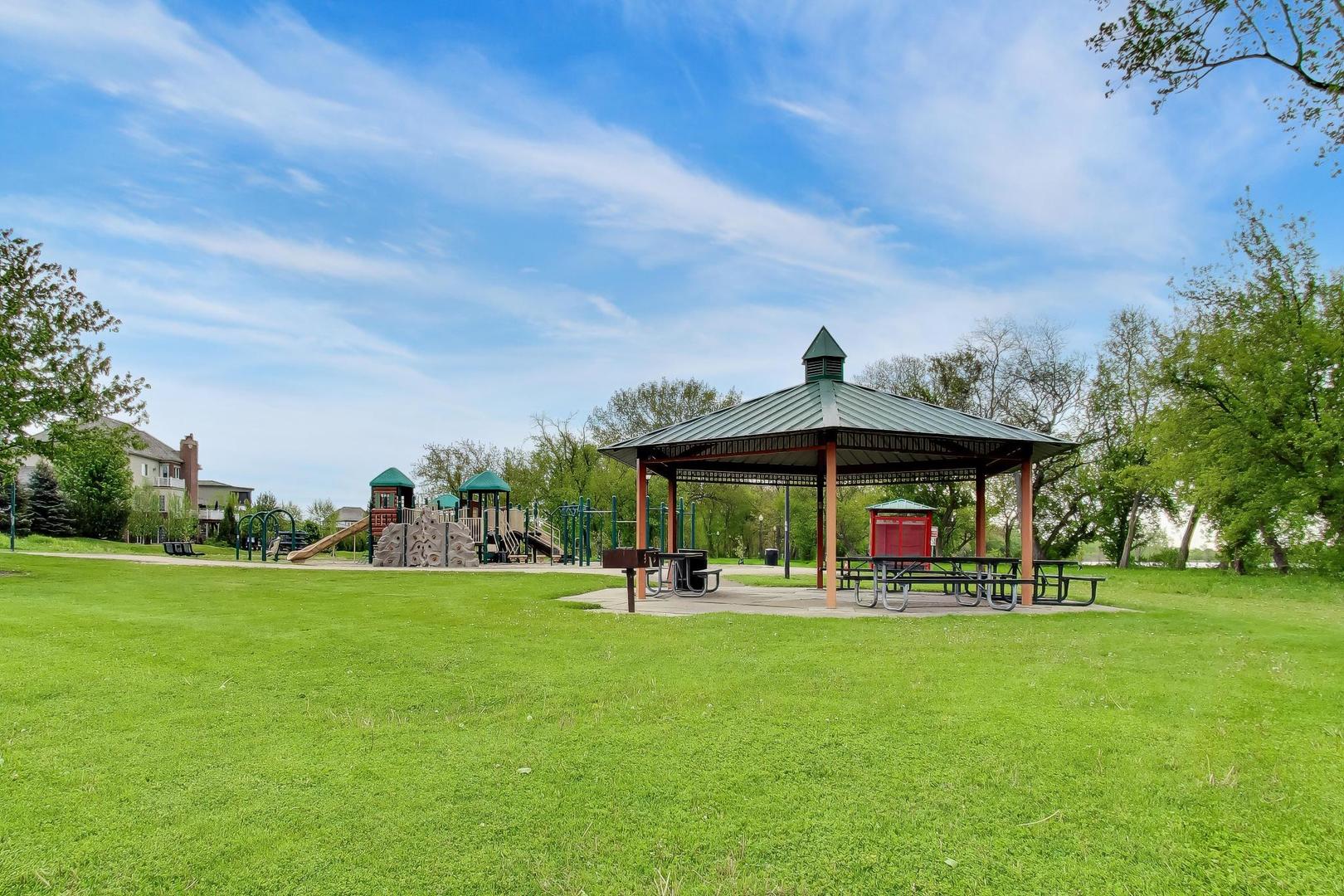 213 Justins Court, Vernon Hills, IL 60061