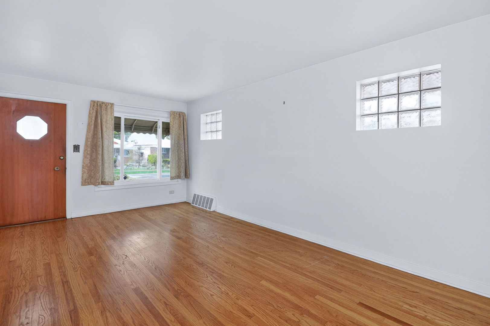 2213 Park Avenue, North Riverside, IL 60546