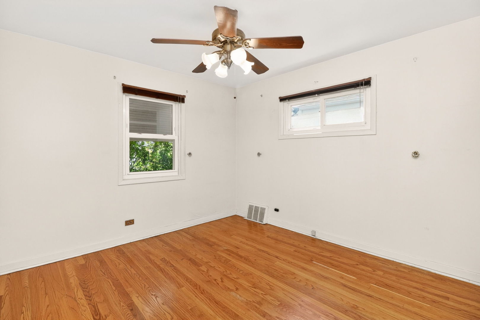 2213 Park Avenue, North Riverside, IL 60546