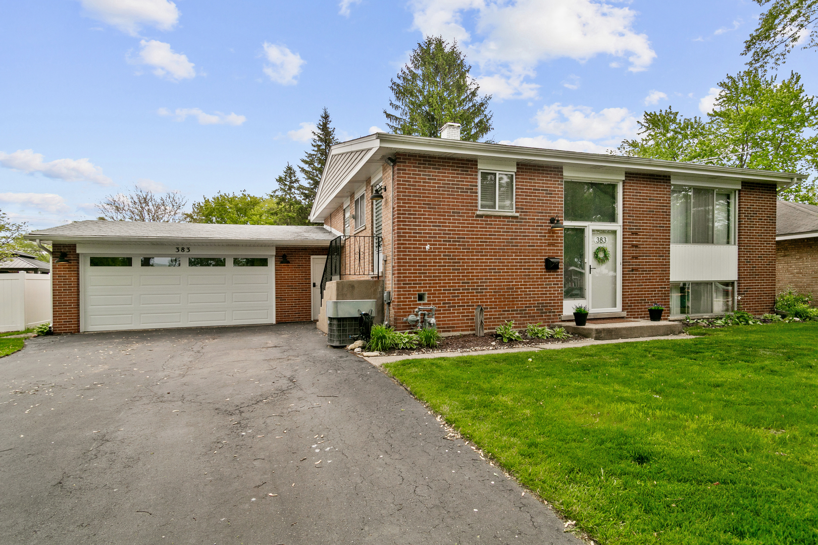383 PARK Avenue, Wheeling, IL 60090