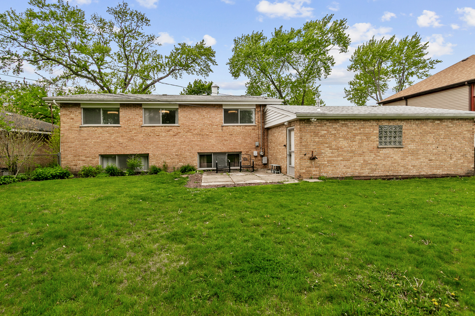 383 PARK Avenue, Wheeling, IL 60090