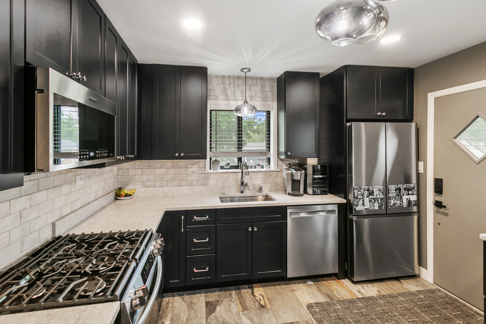 383 PARK Avenue, Wheeling, IL 60090