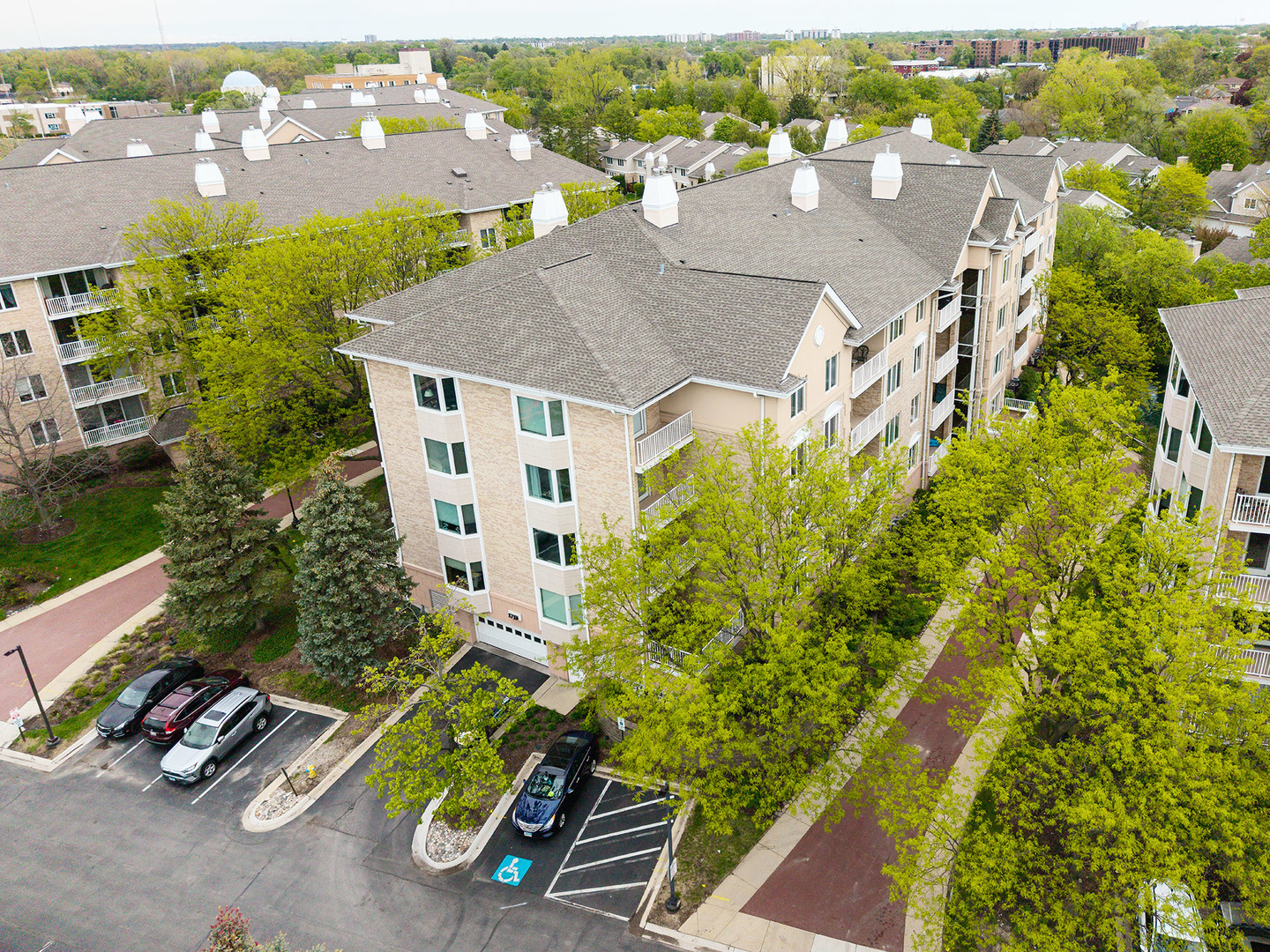 1715 Pavilion Way #307, Park Ridge, IL 60068