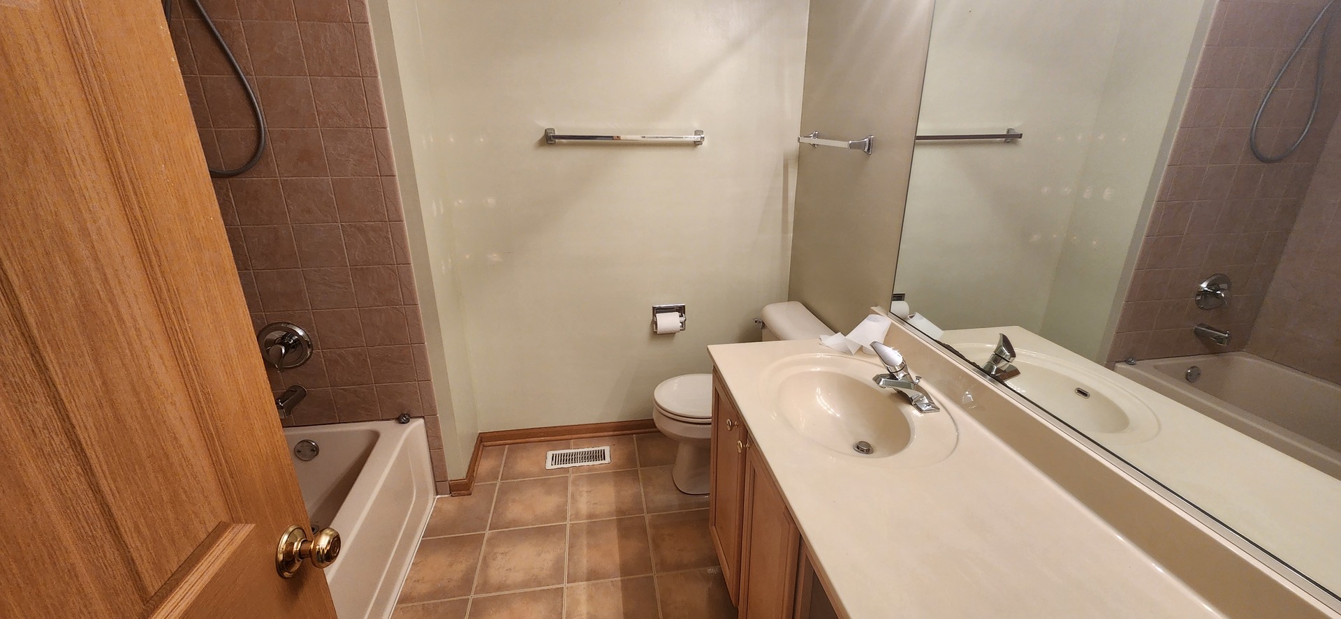 2435 Golf Ridge Circle #2435, Naperville, IL 60563