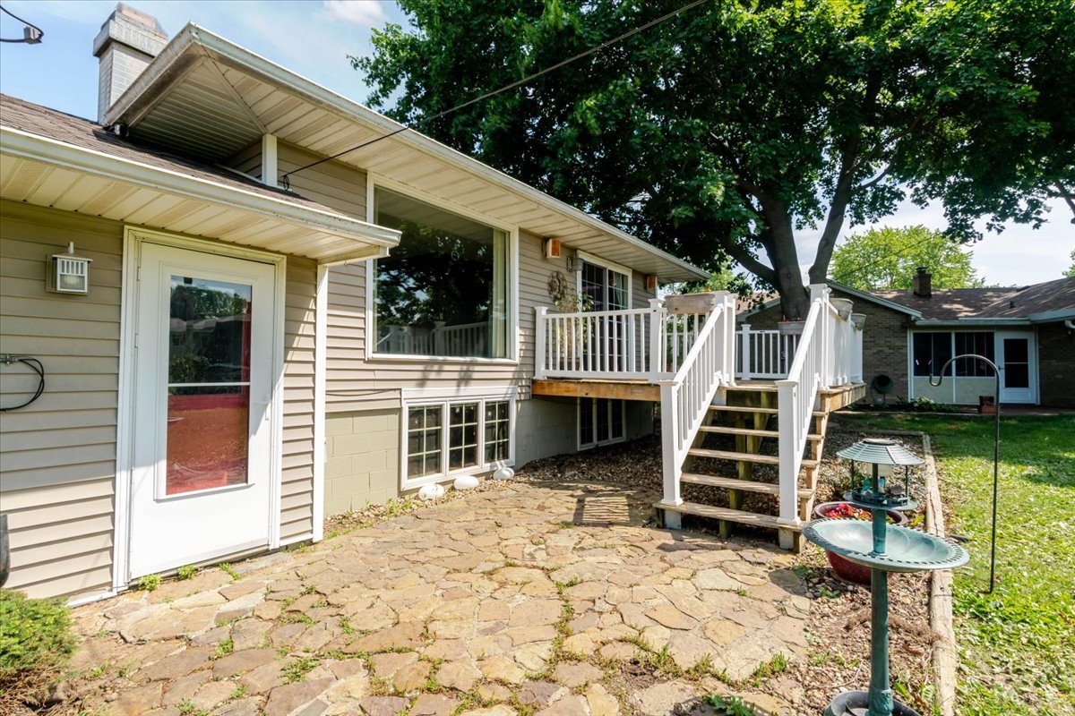 907 S Quincy Street, Clinton, IL 61727