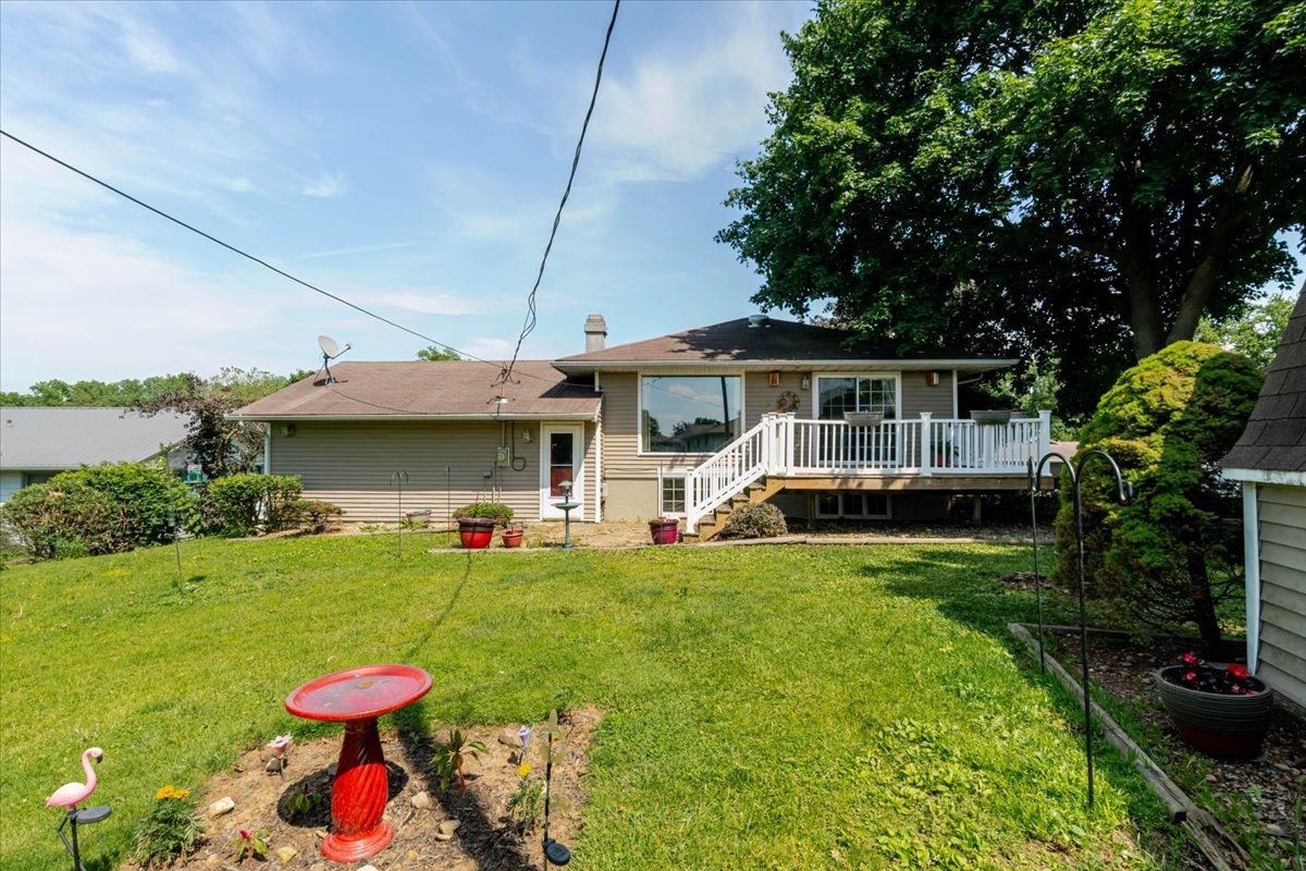 907 S Quincy Street, Clinton, IL 61727