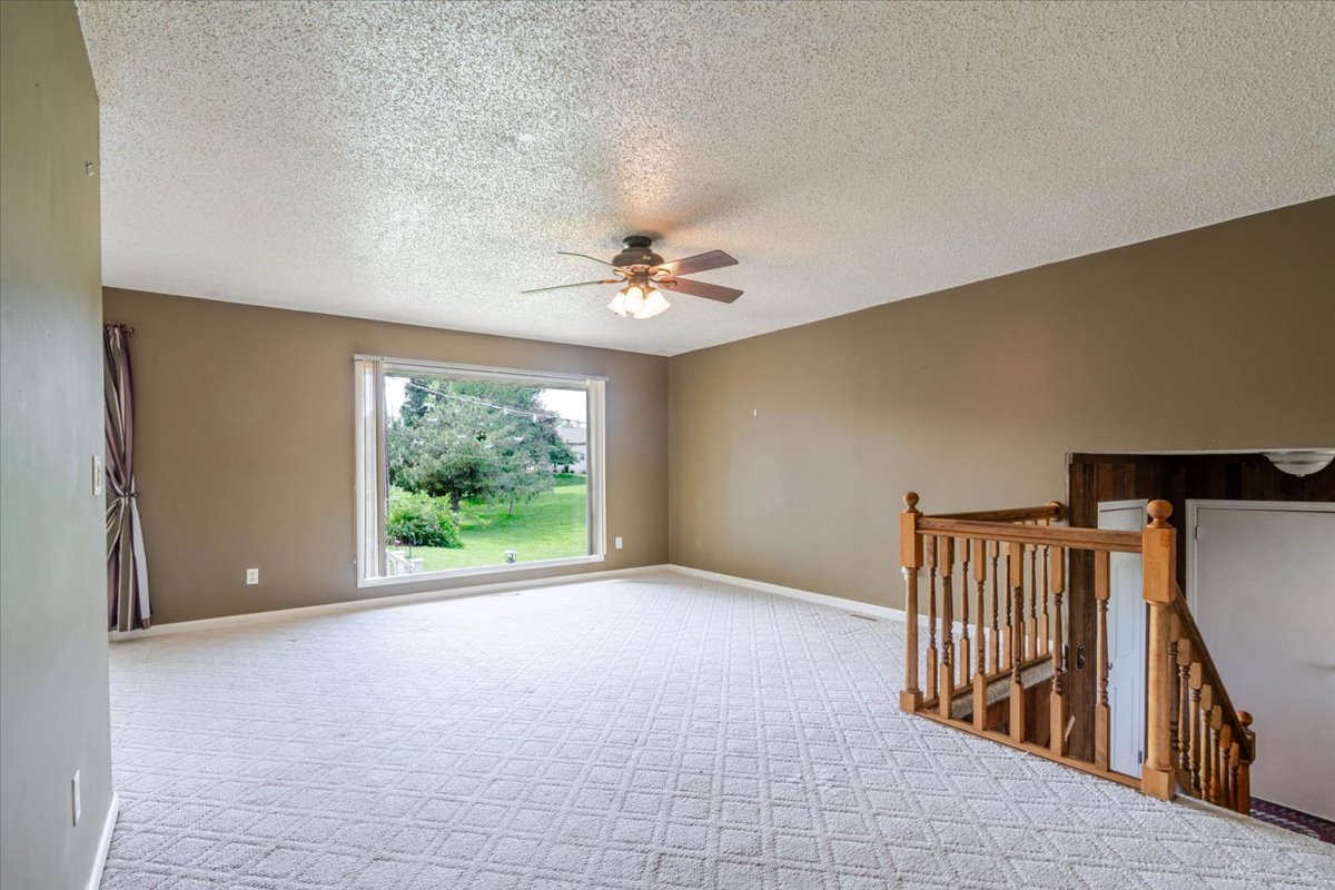 907 S Quincy Street, Clinton, IL 61727