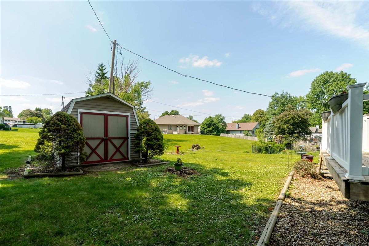 907 S Quincy Street, Clinton, IL 61727