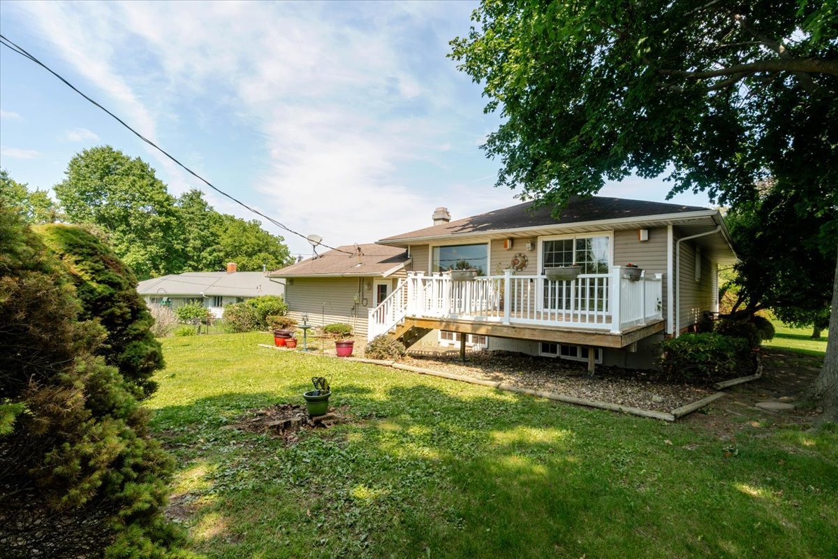 907 S Quincy Street, Clinton, IL 61727