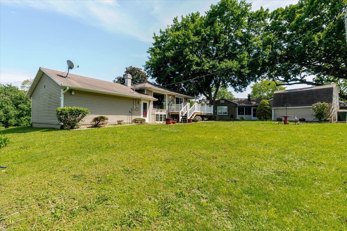 907 S Quincy Street, Clinton, IL 61727
