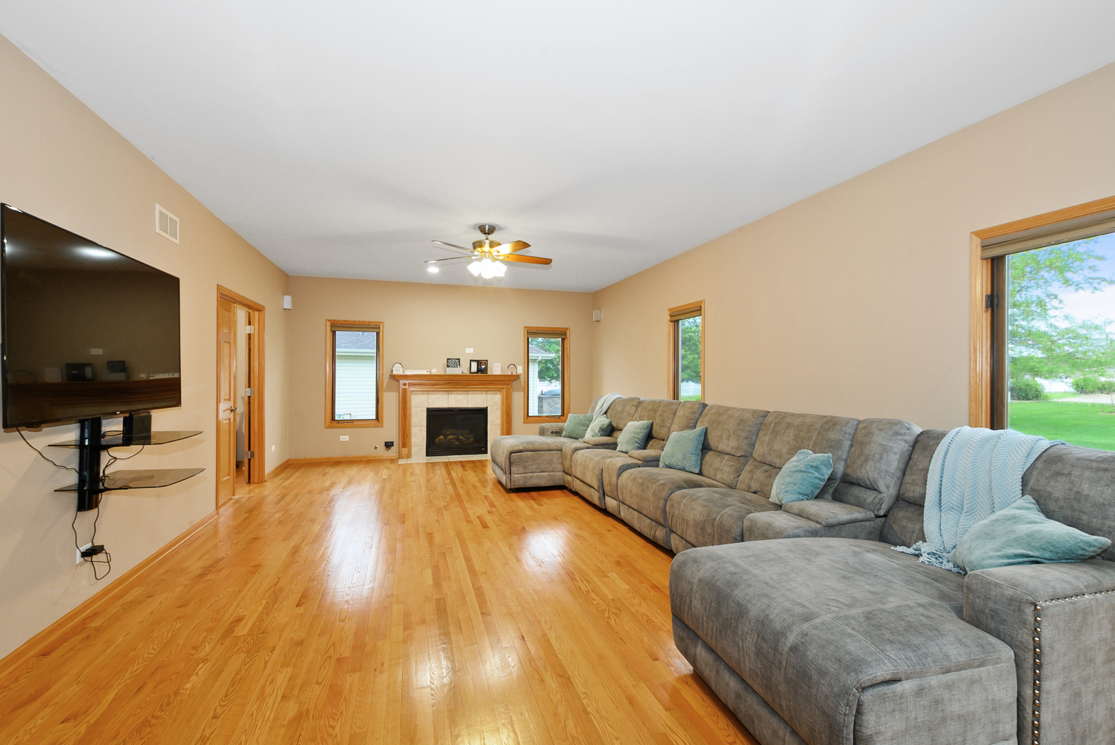 815 Meadow Path, Manteno, IL 60950