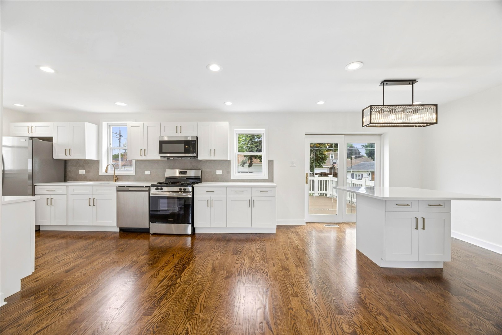 10527 S Albany Avenue, Chicago, IL 60655