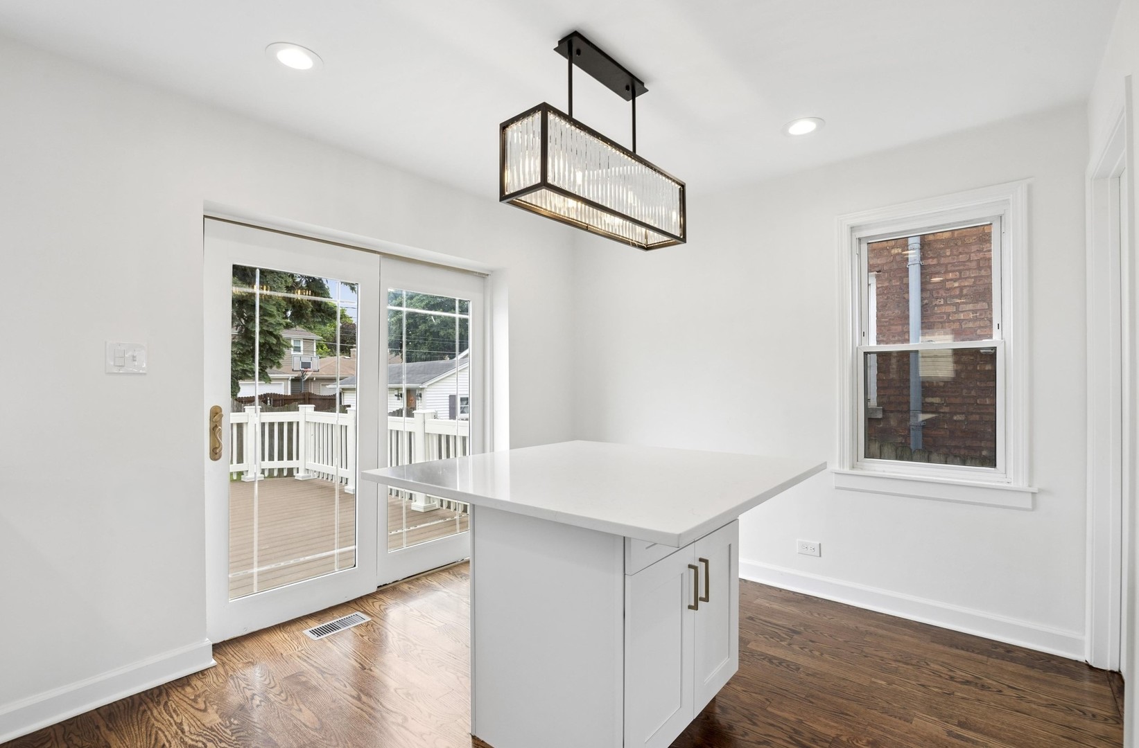 10527 S Albany Avenue, Chicago, IL 60655