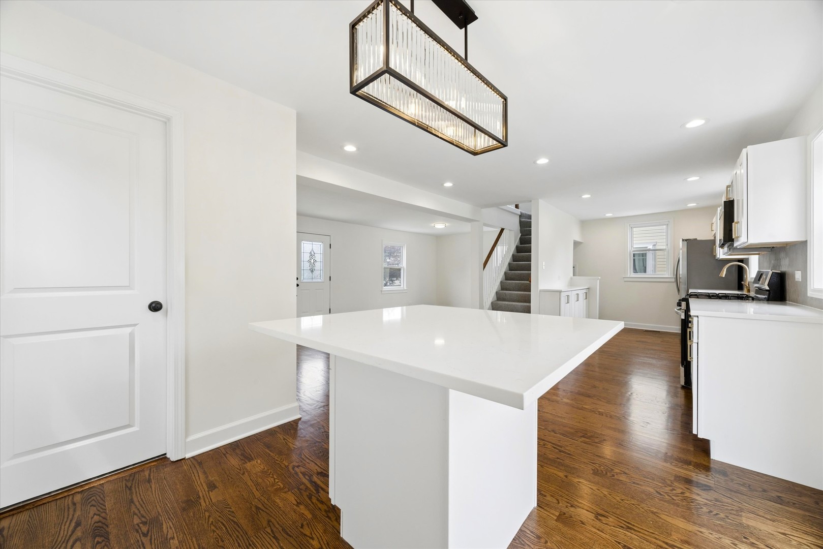 10527 S Albany Avenue, Chicago, IL 60655