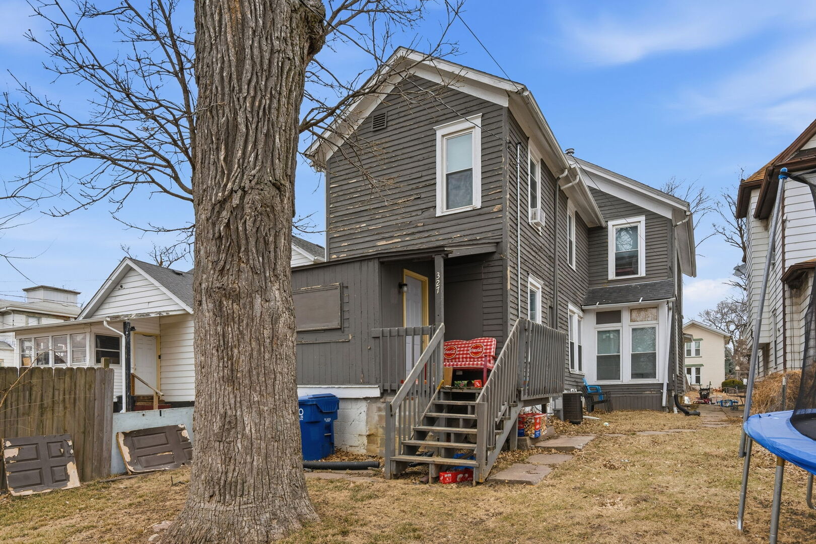 327 E 11th Street, Davenport, IA 52803