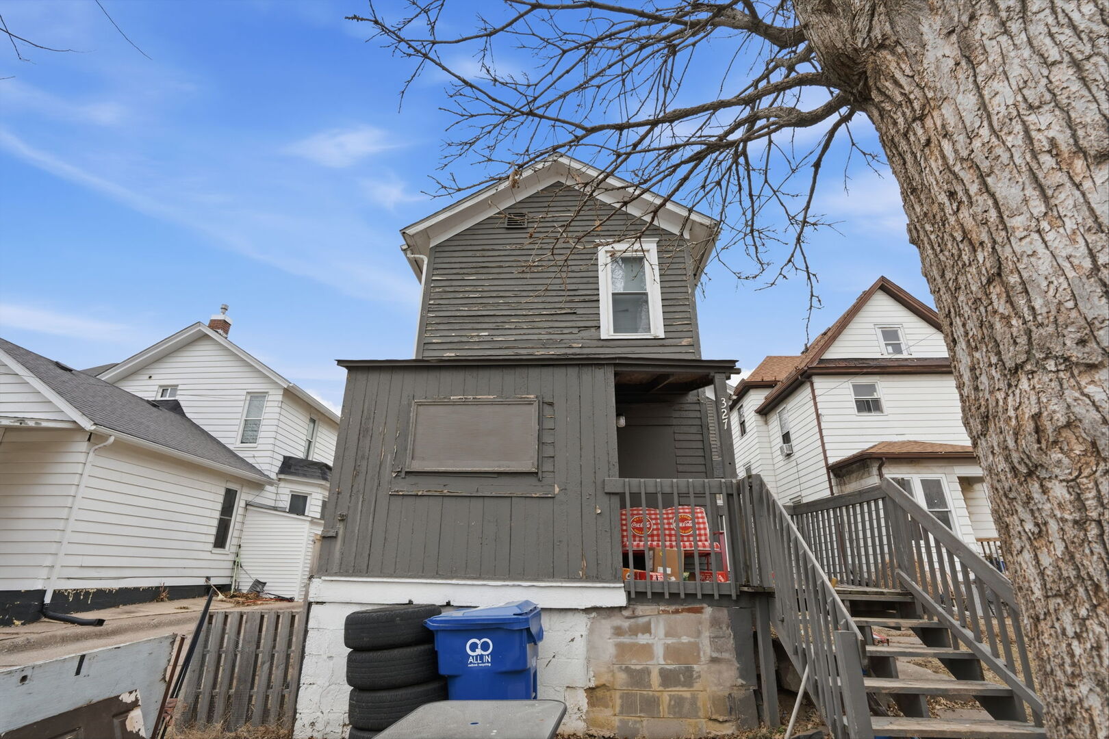 327 E 11th Street, Davenport, IA 52803