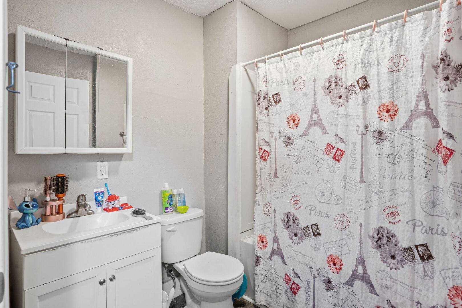 327 E 11th Street, Davenport, IA 52803