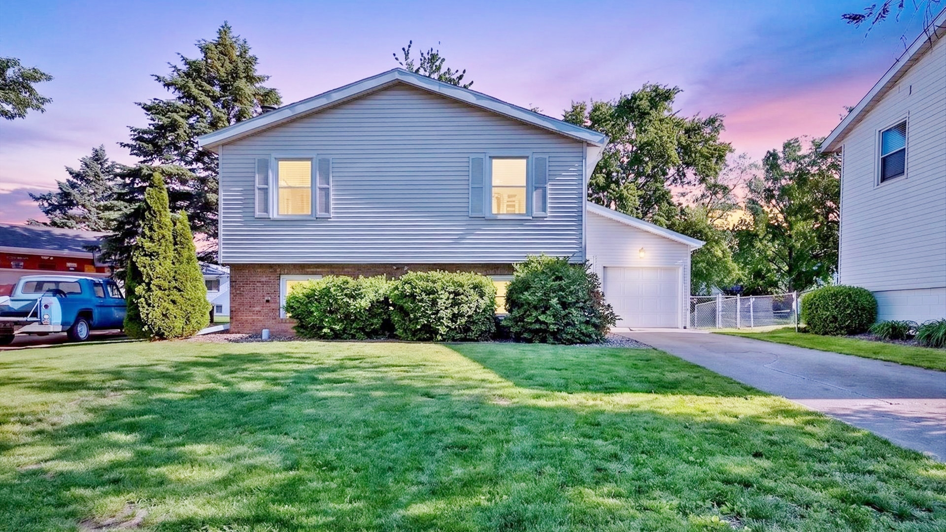 5 Siesta Court, Bloomington, IL 61704
