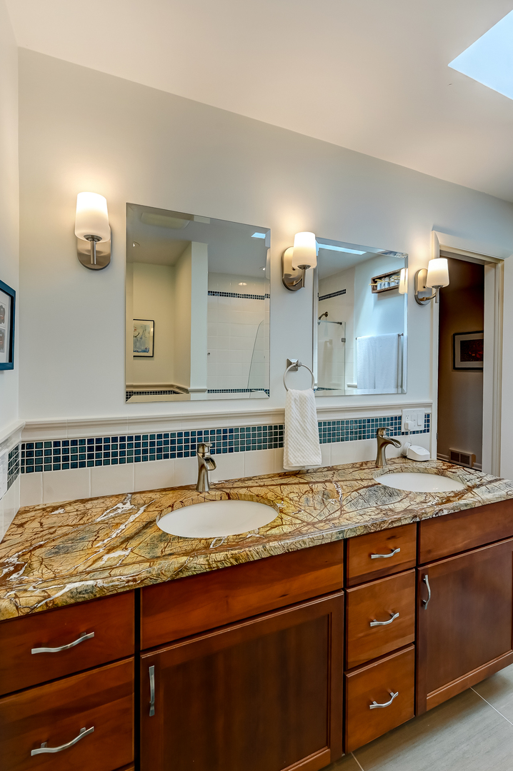 629 W Elm Street, Wheaton, IL 60189