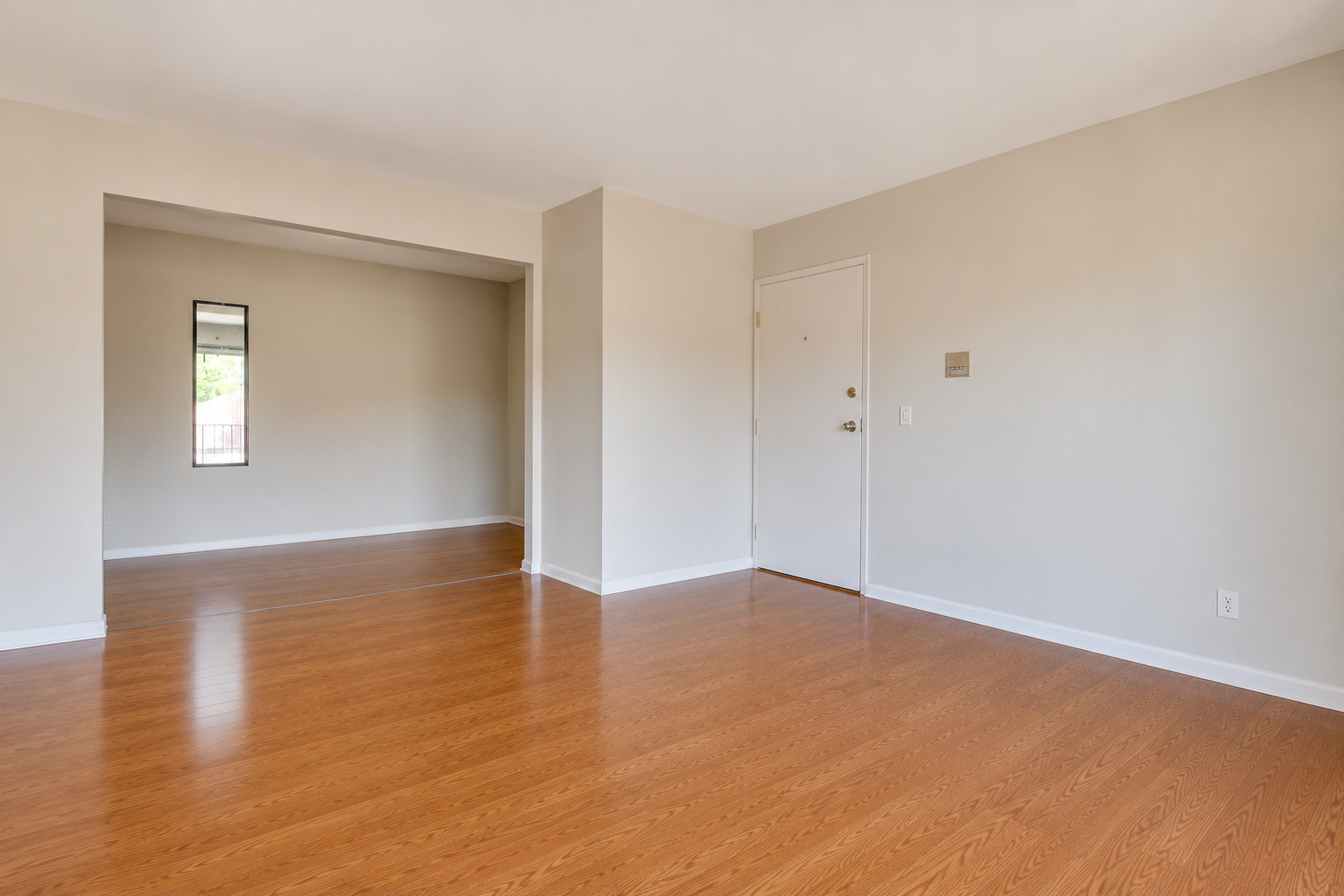 21W581 NORTH Avenue #5, Lombard, IL 60148