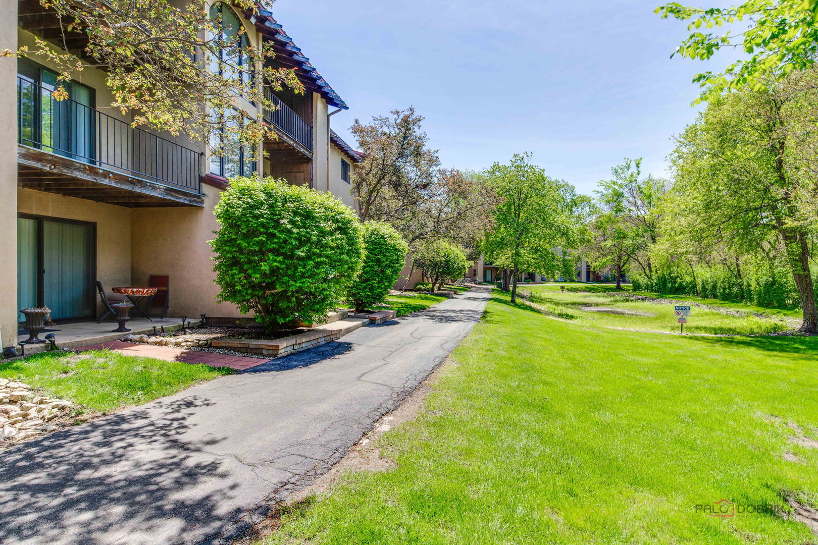 21W581 NORTH Avenue #5, Lombard, IL 60148