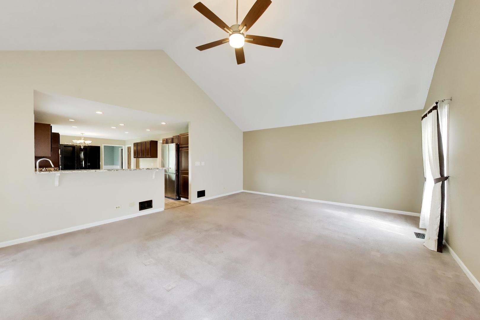 825 W Dorset Avenue, Palatine, IL 60067