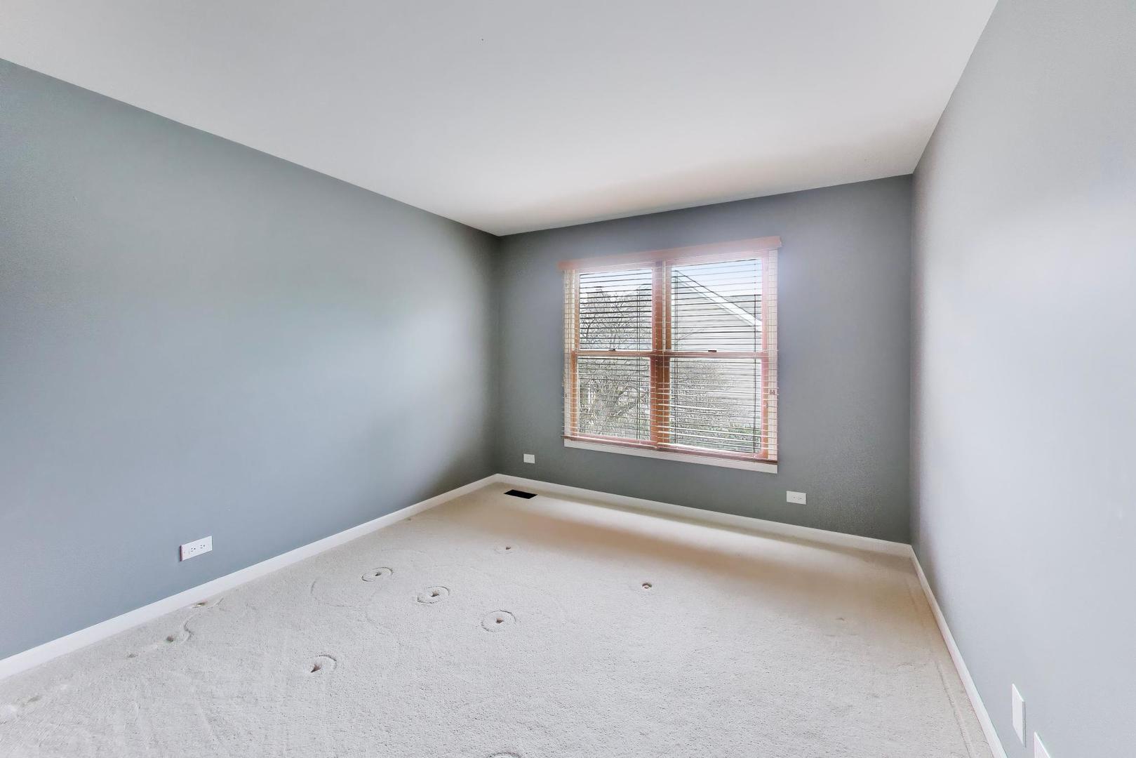 825 W Dorset Avenue, Palatine, IL 60067