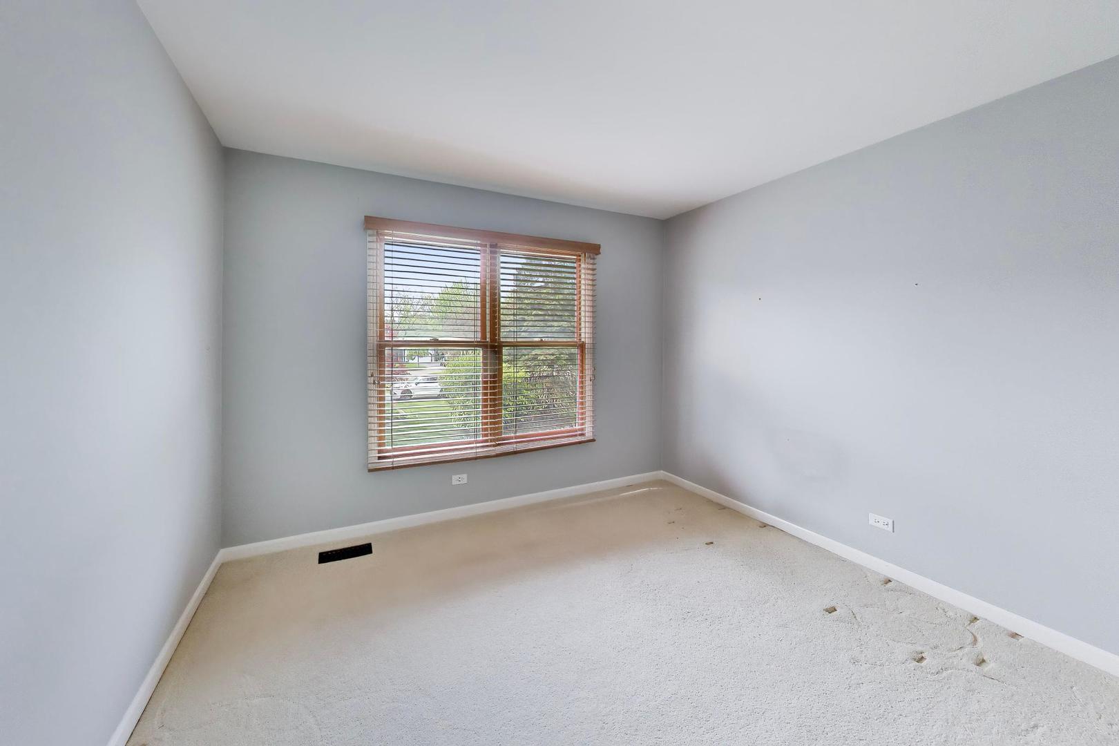 825 W Dorset Avenue, Palatine, IL 60067
