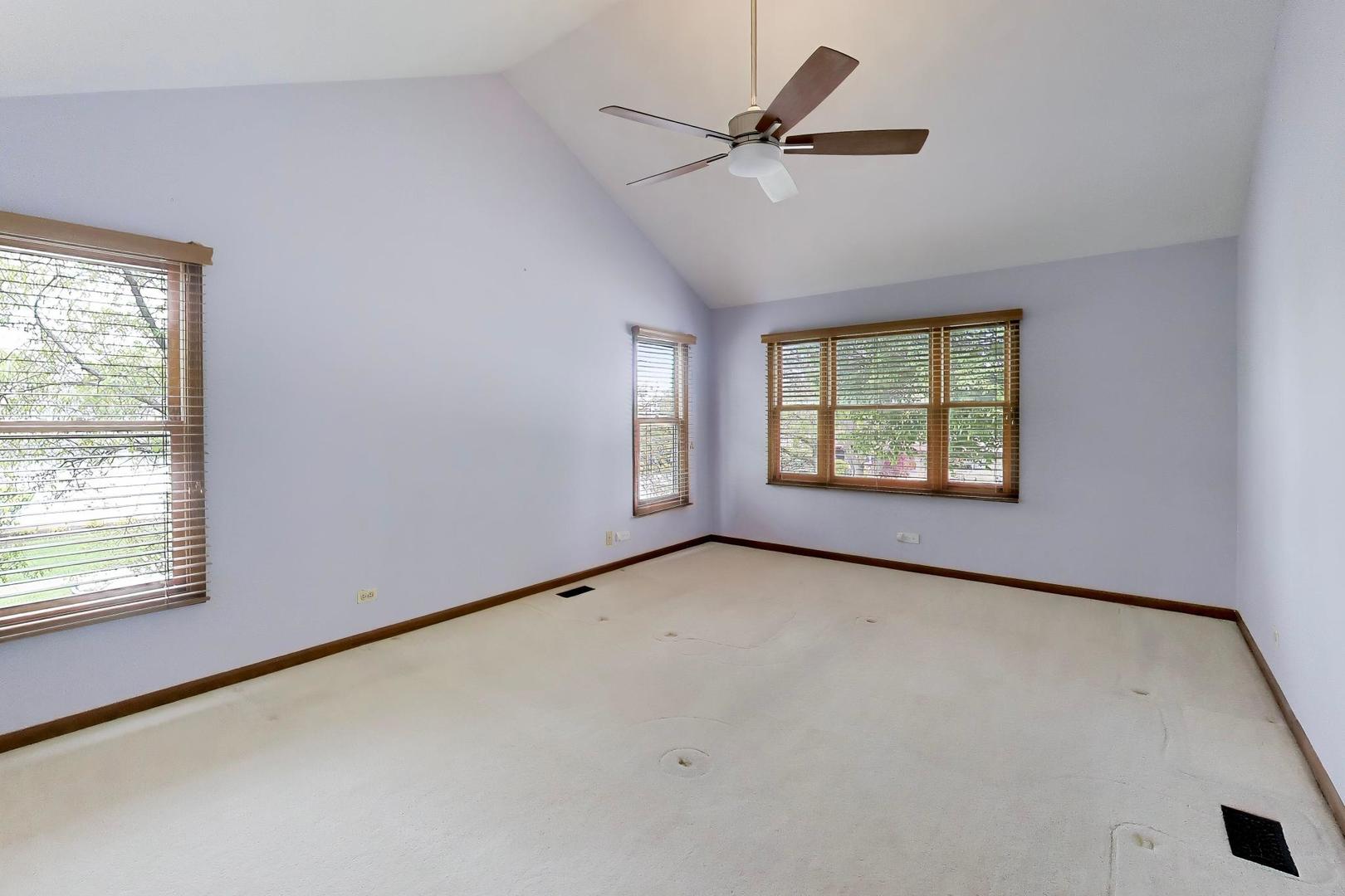 825 W Dorset Avenue, Palatine, IL 60067