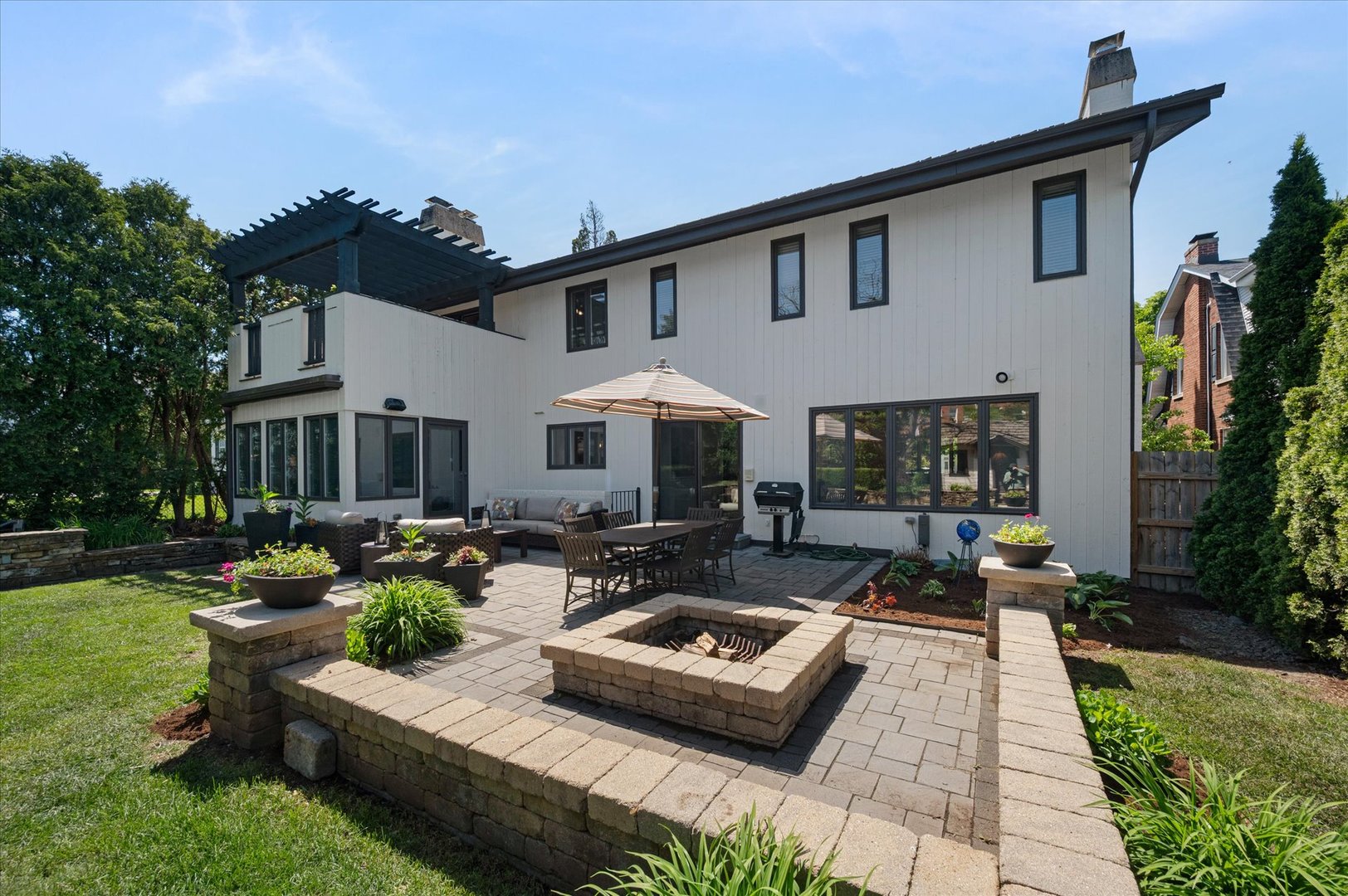 281 W Elm Park Avenue, Elmhurst, IL 60126